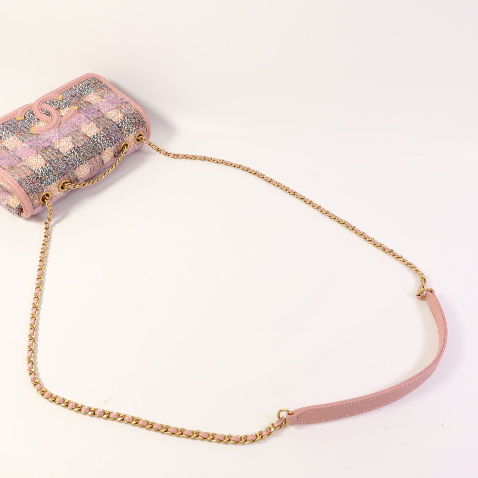 CHANEL 粗花呢CC Filigree Flap金扣鏈帶肩背袋