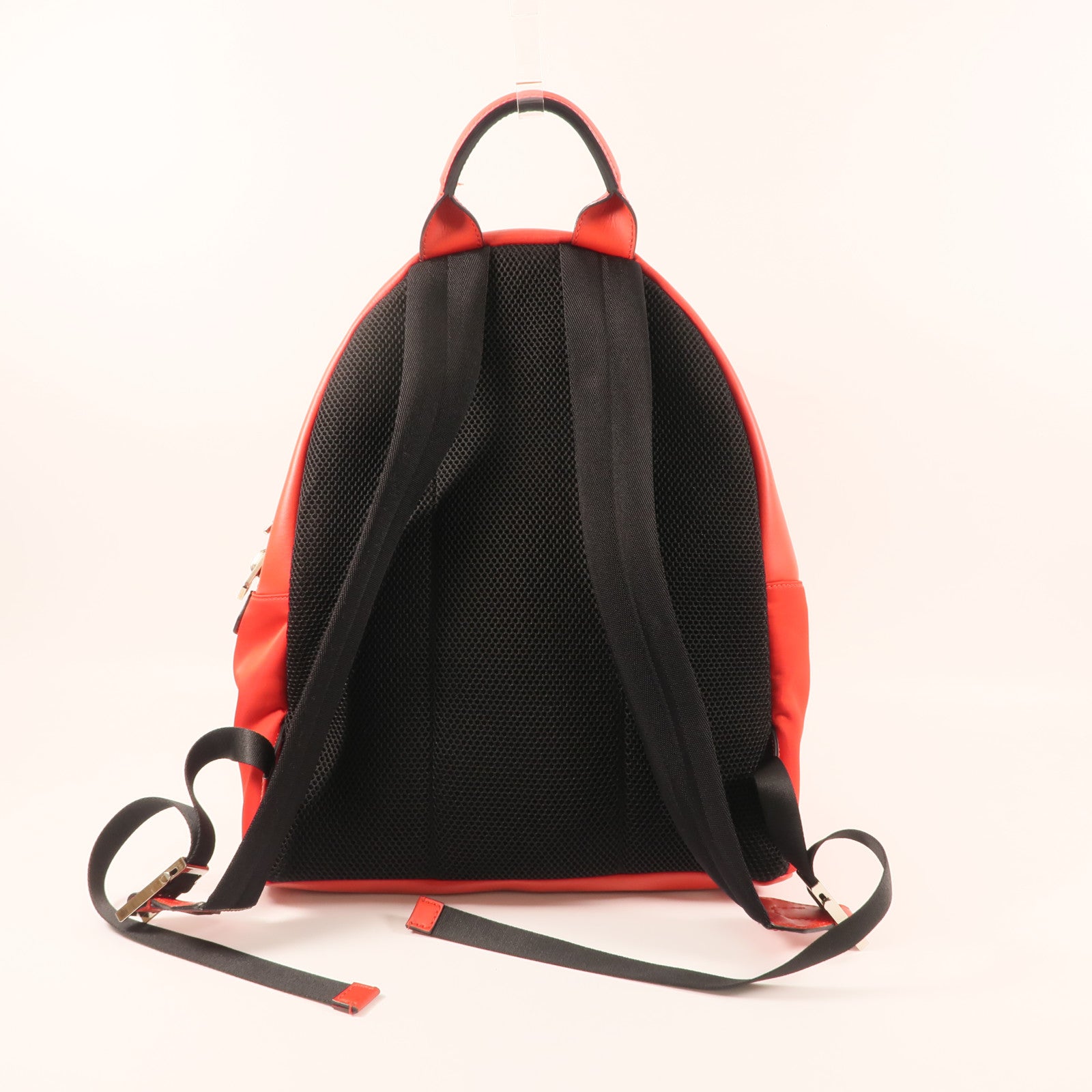 FENDI 牛皮皮革Backpack銀扣背包