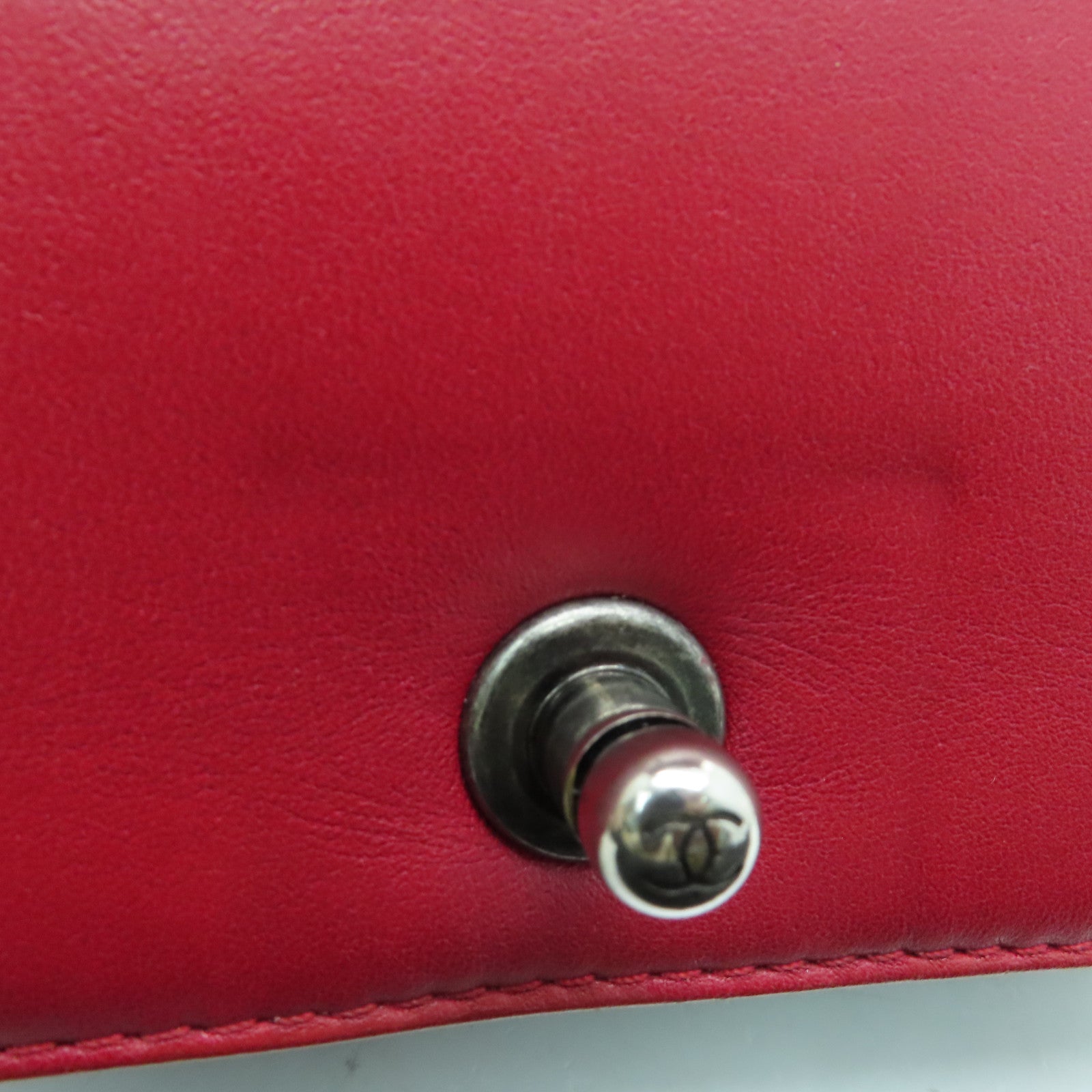 CHANEL 【清倉大減價】菱格羊皮Boy Chanel Shoulder Bag銀扣鏈帶肩背袋黑紅色