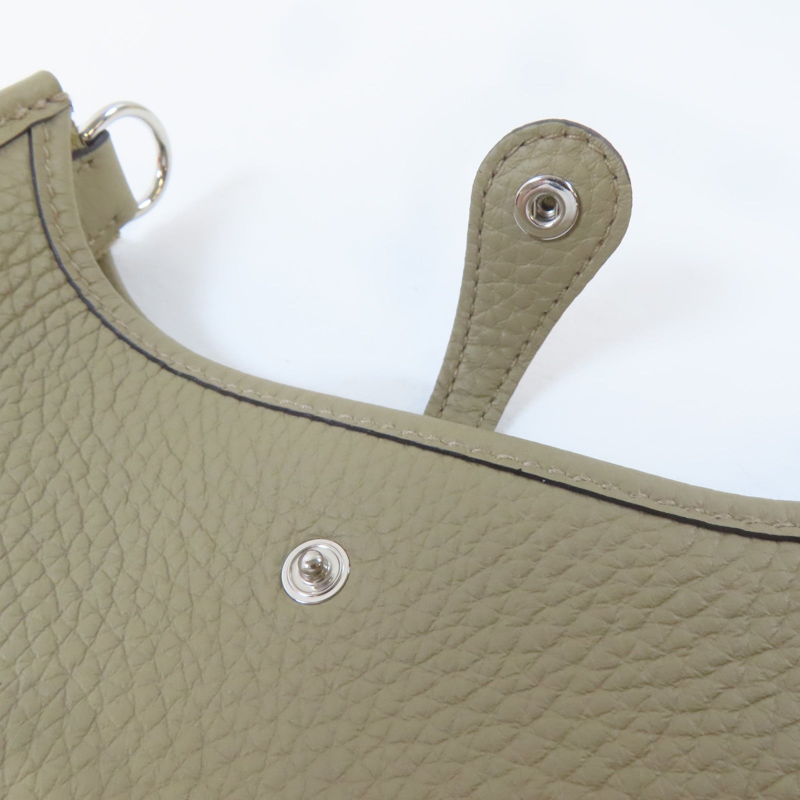 HERMES Clemence皮革Evelyne TPM銀扣肩背袋米色