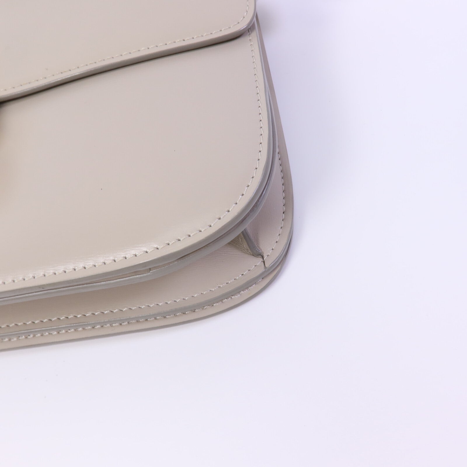 CELINE 牛皮皮革Box Medium肩背袋