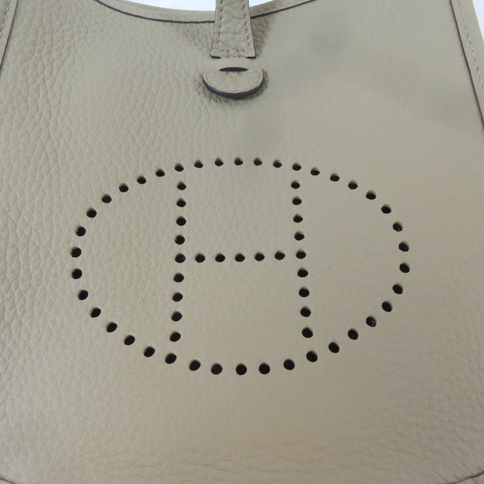 HERMES Clemence皮革Evelyne TPM銀扣肩背袋米色