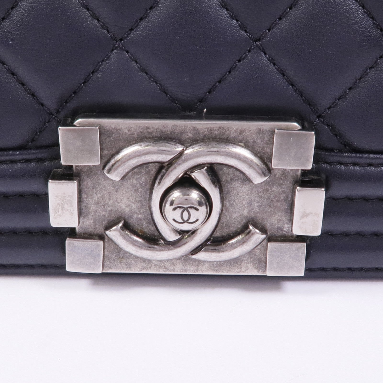 CHANEL 羊皮皮革Boy 25銀扣鏈帶肩背袋