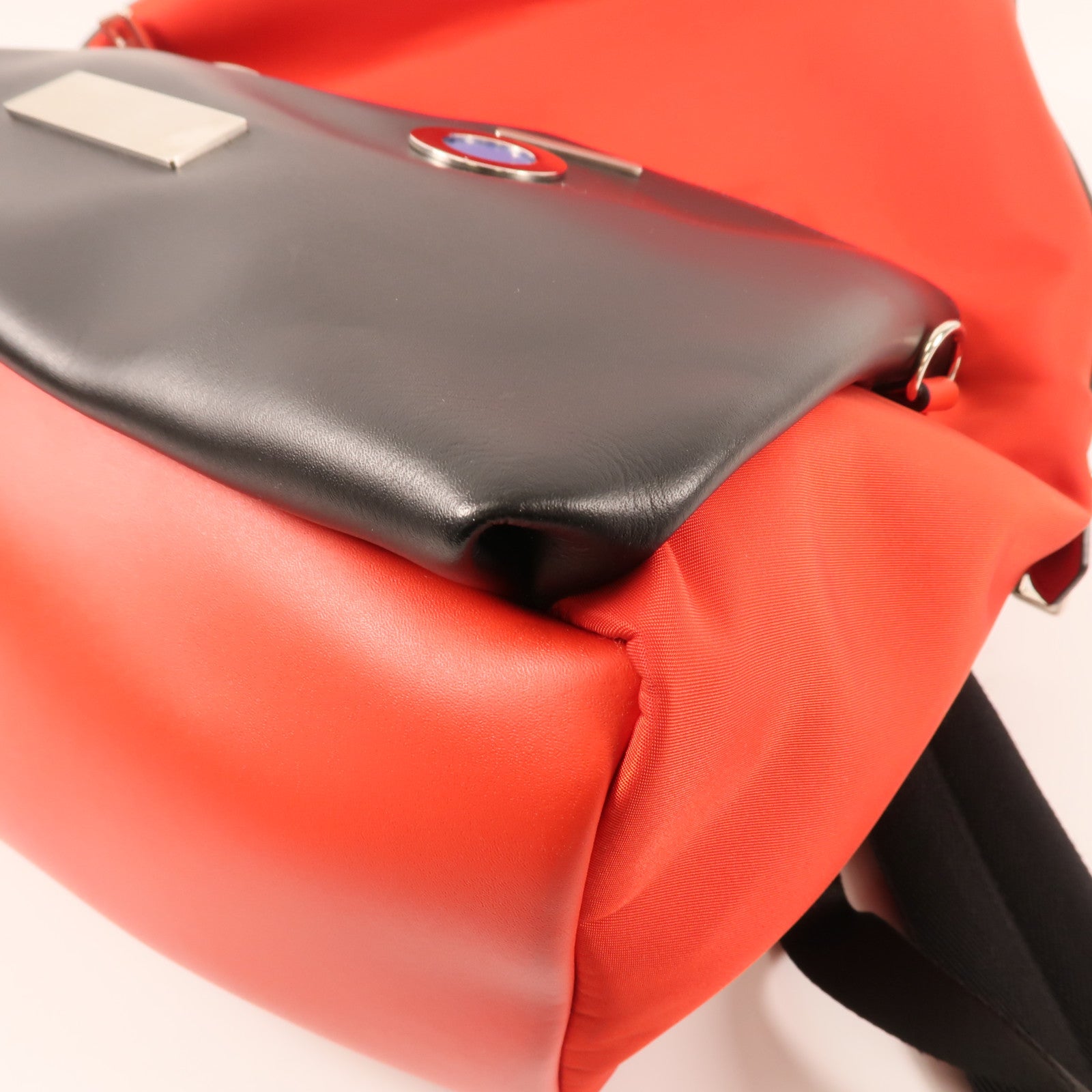 FENDI 牛皮皮革Backpack銀扣背包
