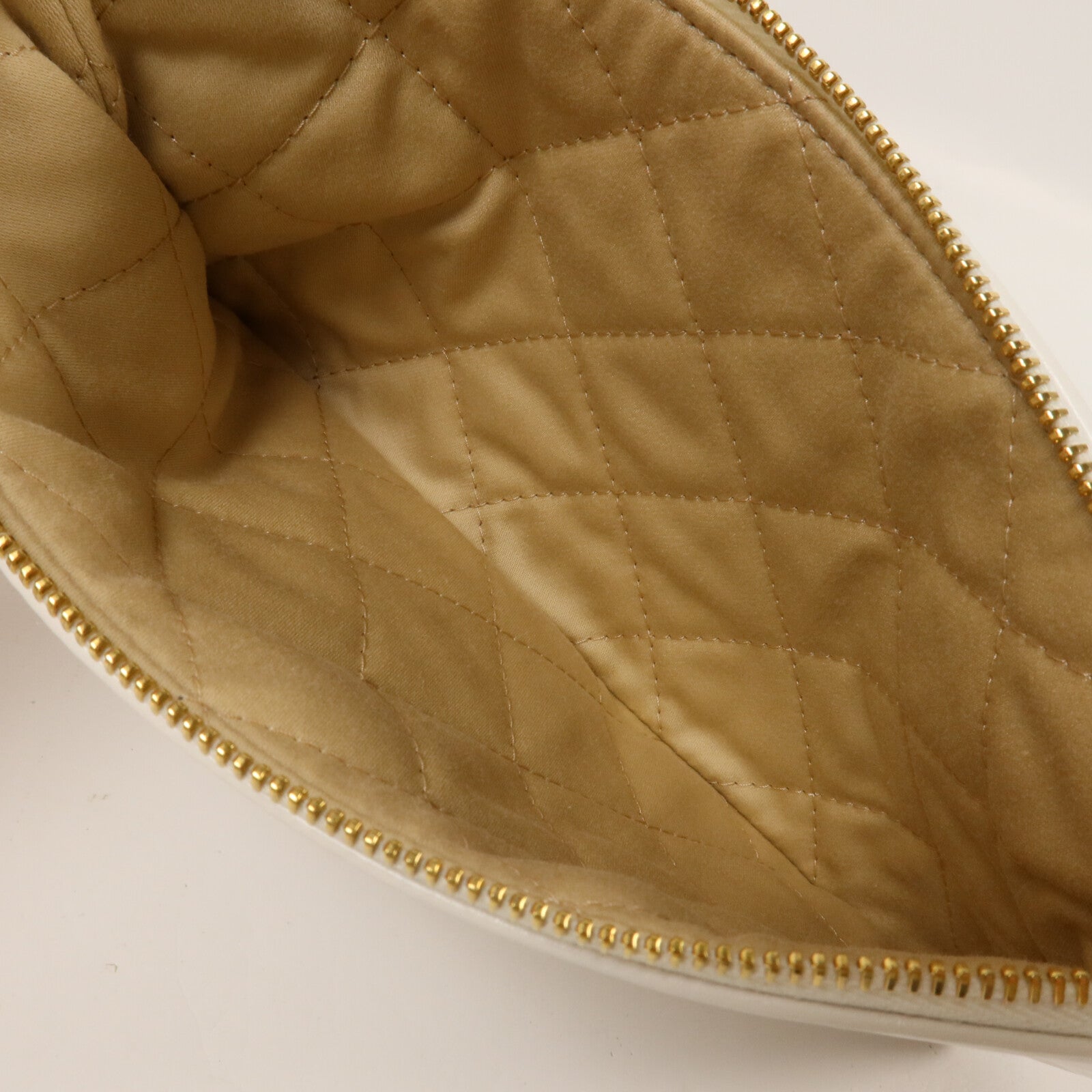 CHANEL 牛皮皮革Chanel 22 Bag鏈帶肩背袋