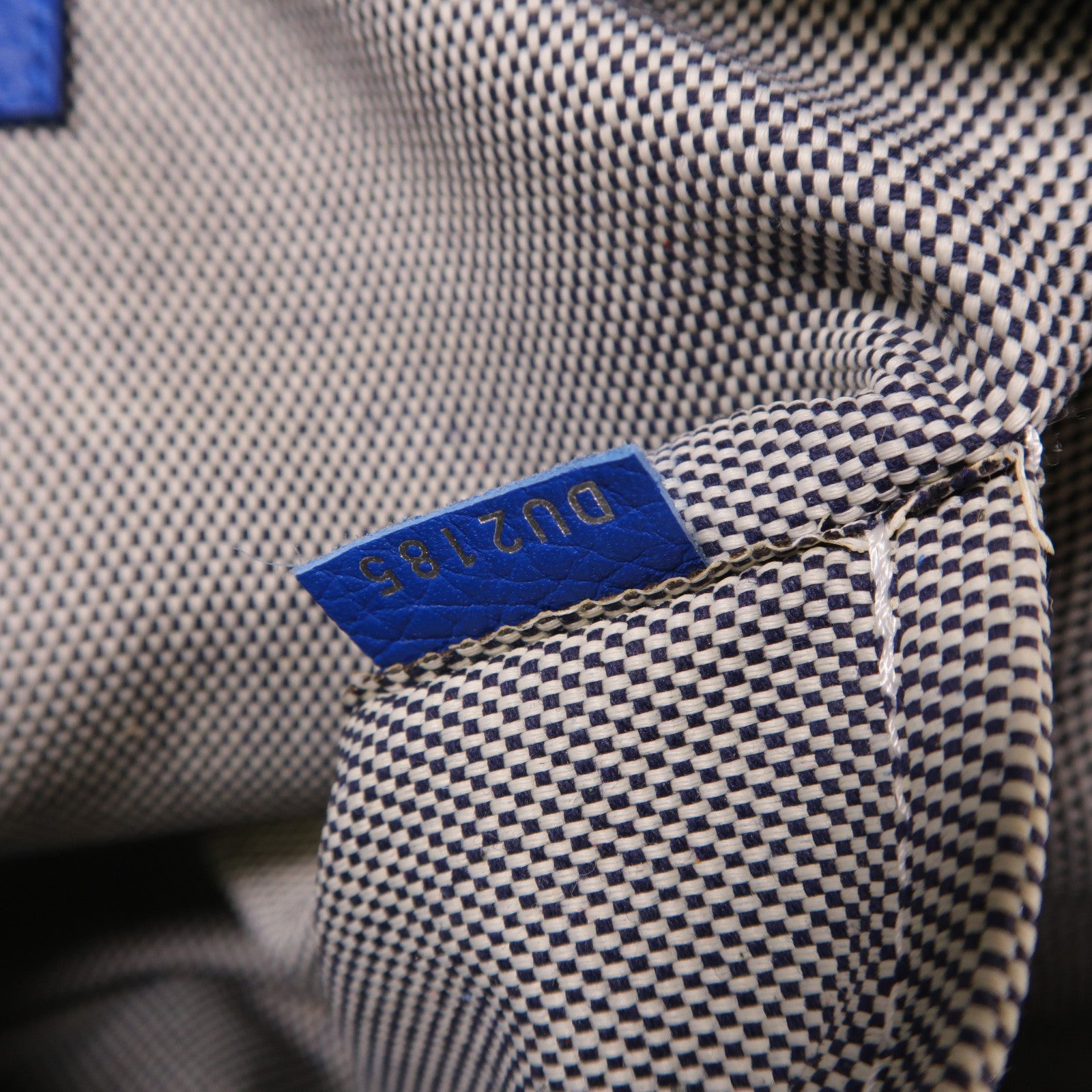 LOUIS VUITTON 牛皮皮革Dora Ultra Soft MM銀扣手挽肩背兩用袋