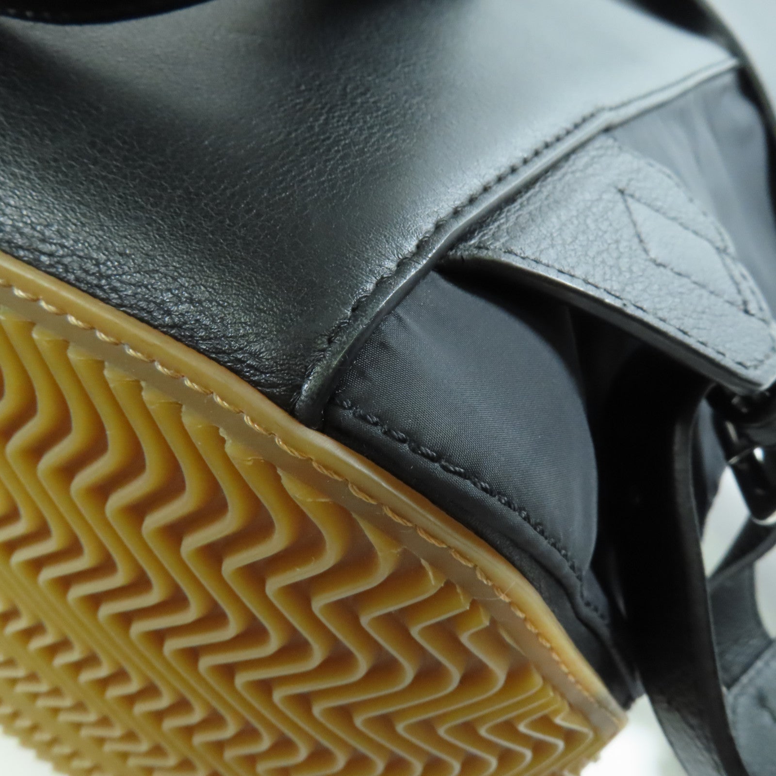 LOEWE 【激減優惠】皮革/尼龍Puzzle Trainer銀扣背包