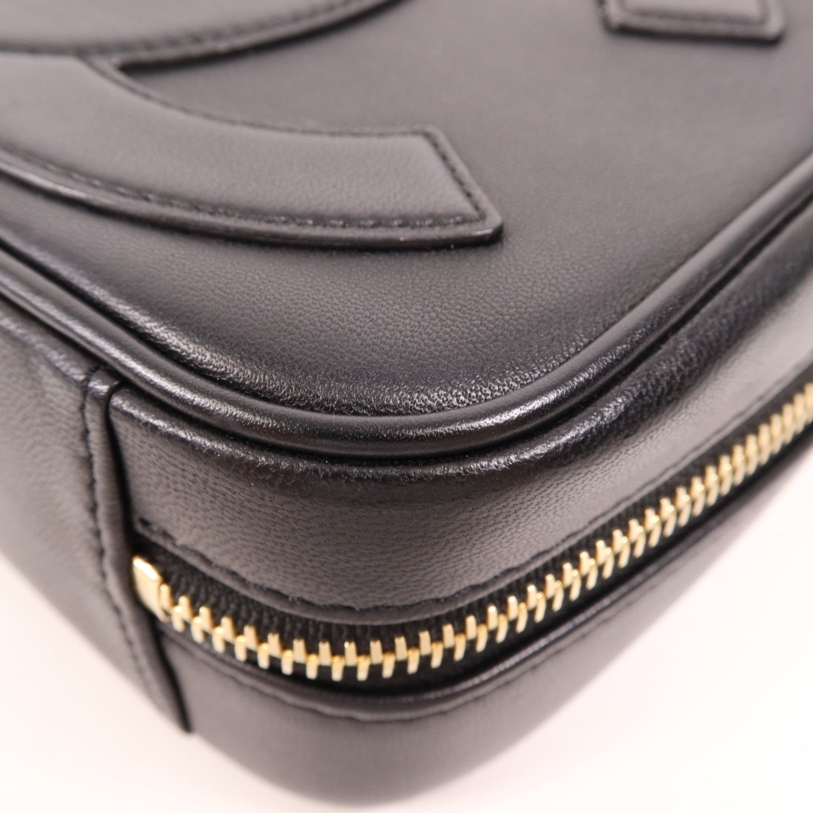 CHANEL 牛皮皮革Chain Shoulder金扣鏈帶肩背袋