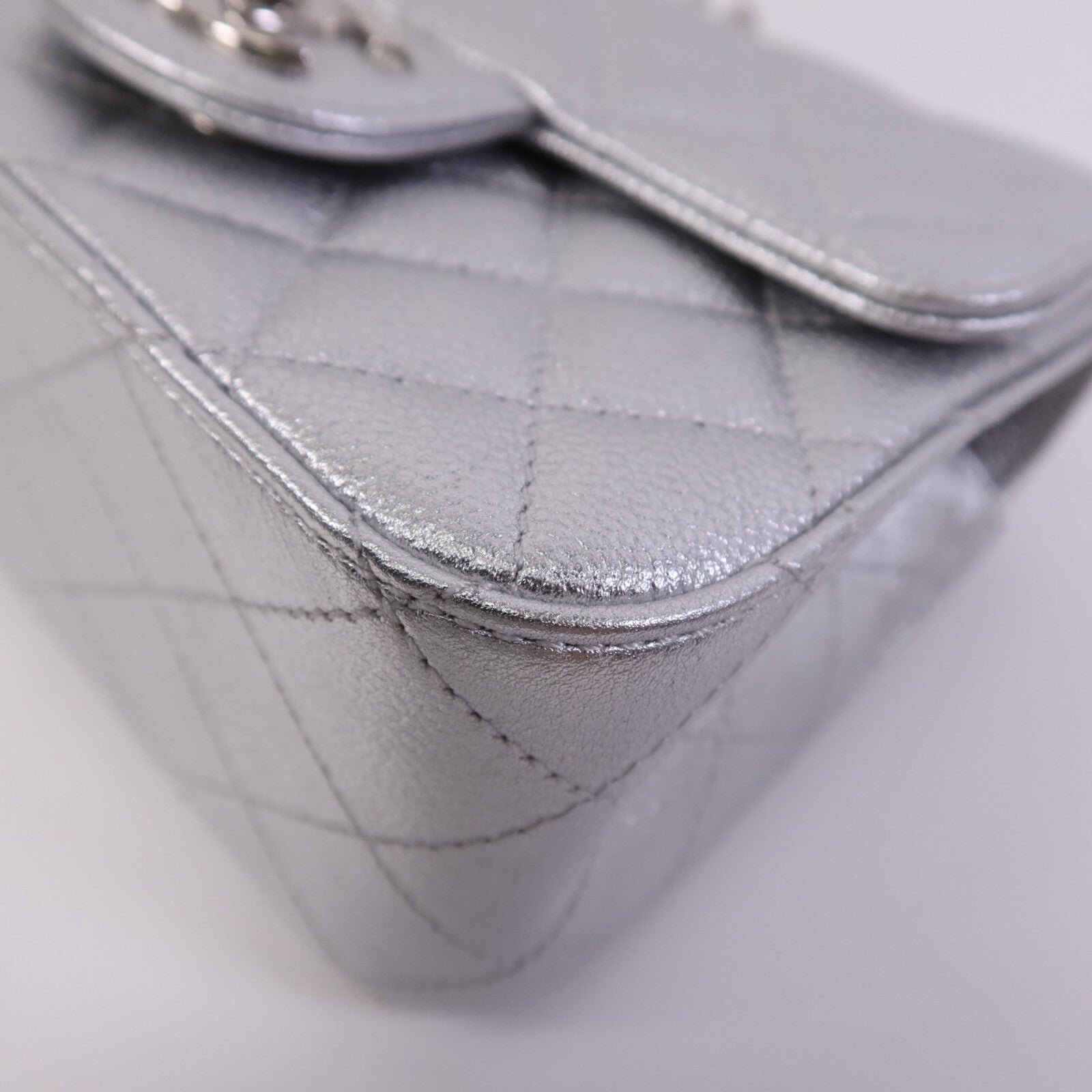 LOUIS VUITTON 牛皮皮革Mini Classic 17銀扣鏈帶肩背袋