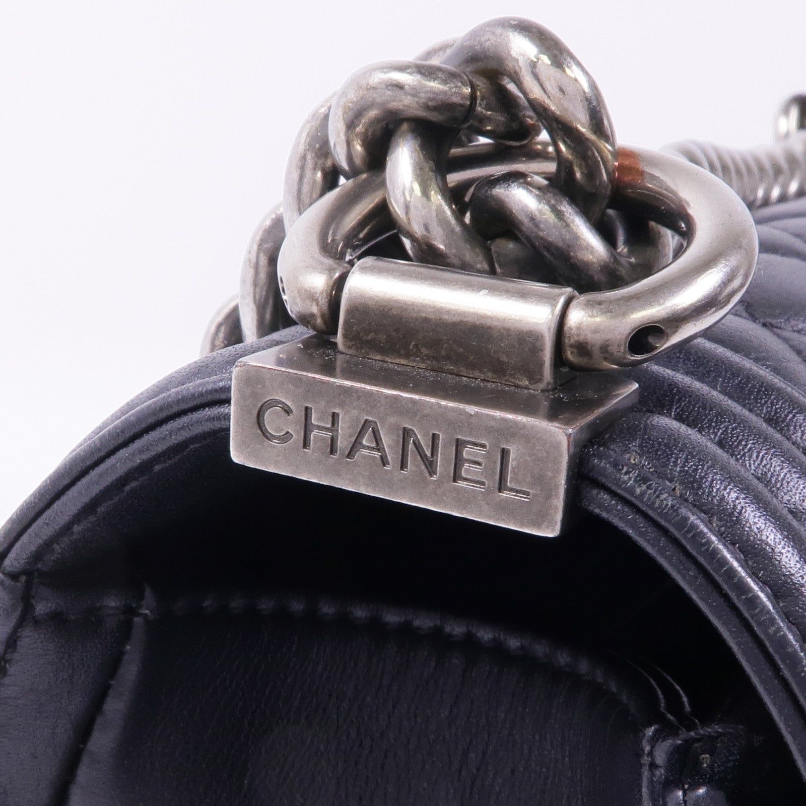 CHANEL 羊皮皮革Boy 25銀扣鏈帶肩背袋