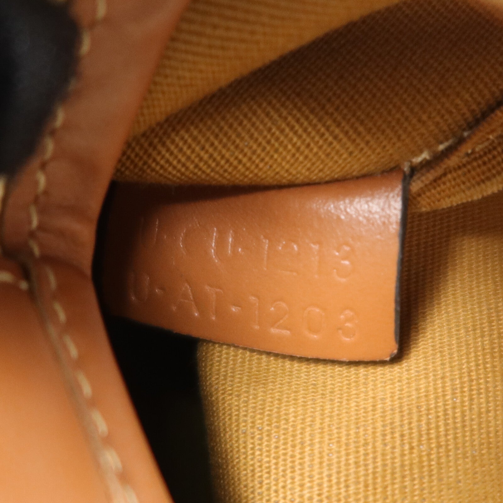 CELINE 塗層帆布Triomphe Bucket Bag Small肩背袋