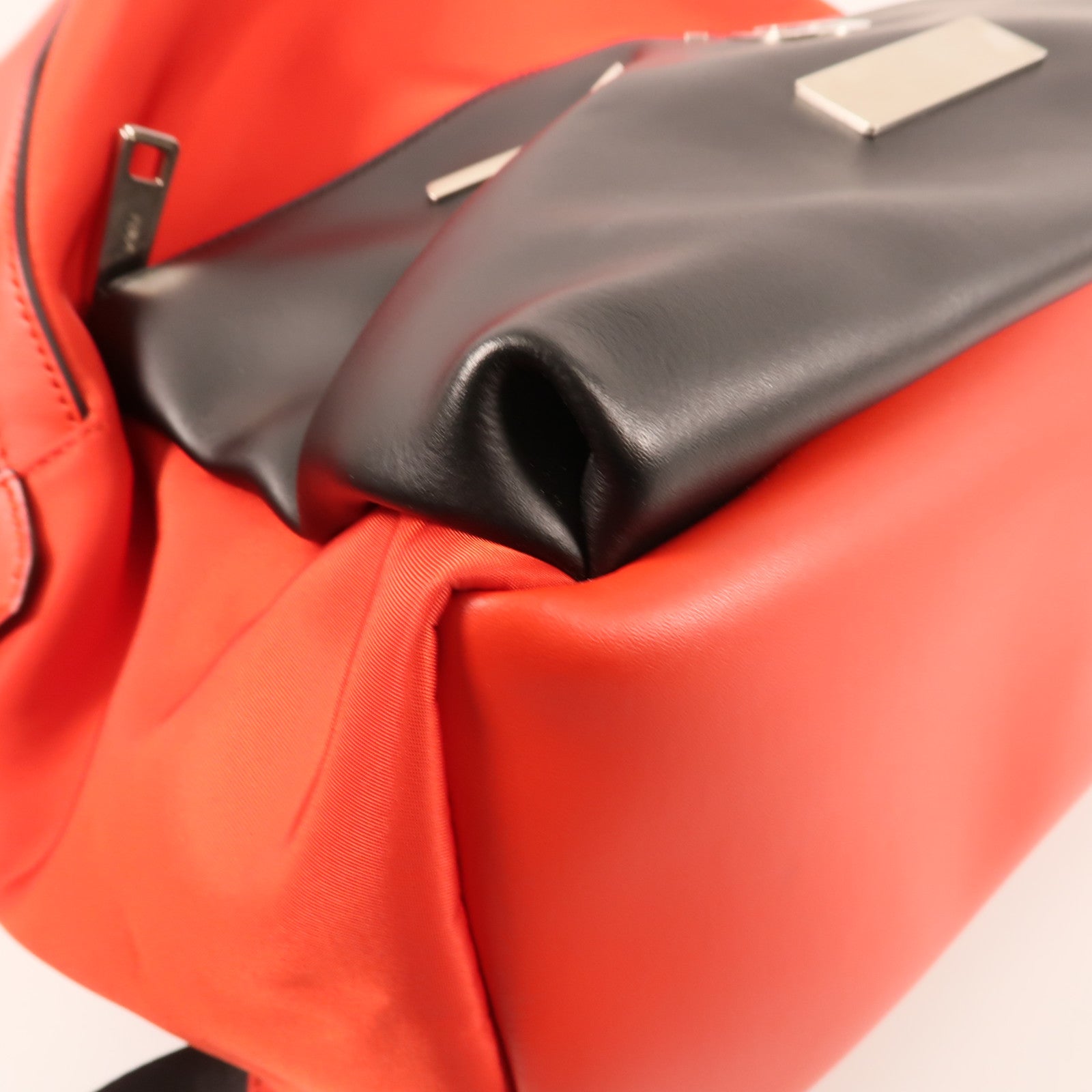 FENDI 牛皮皮革Backpack銀扣背包