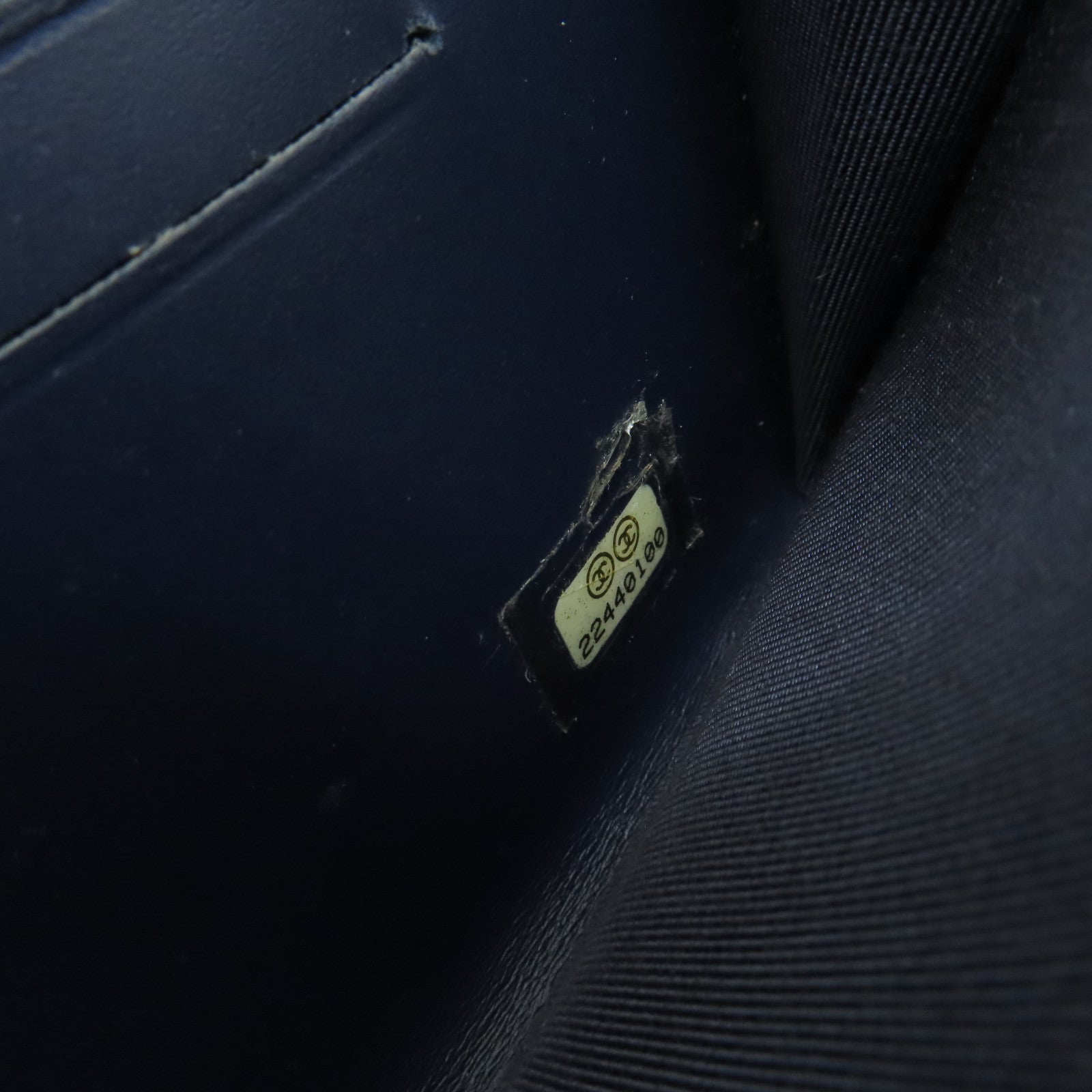 CHANEL 【激減優惠】斜紋Caviar皮革Wallet銀扣錢包深藍色