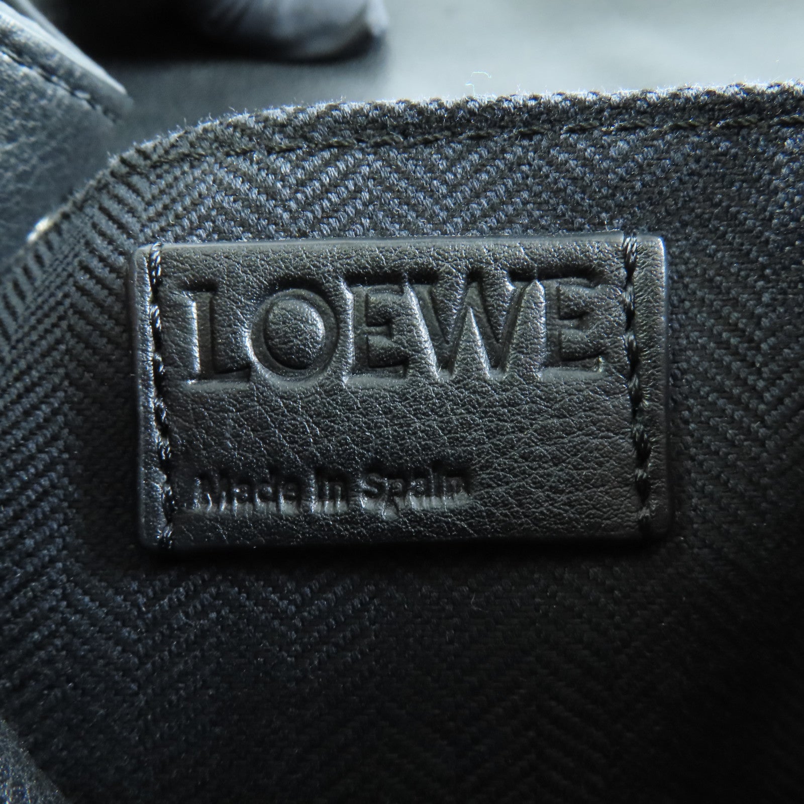 LOEWE 【激減優惠】皮革/尼龍Puzzle Trainer銀扣背包