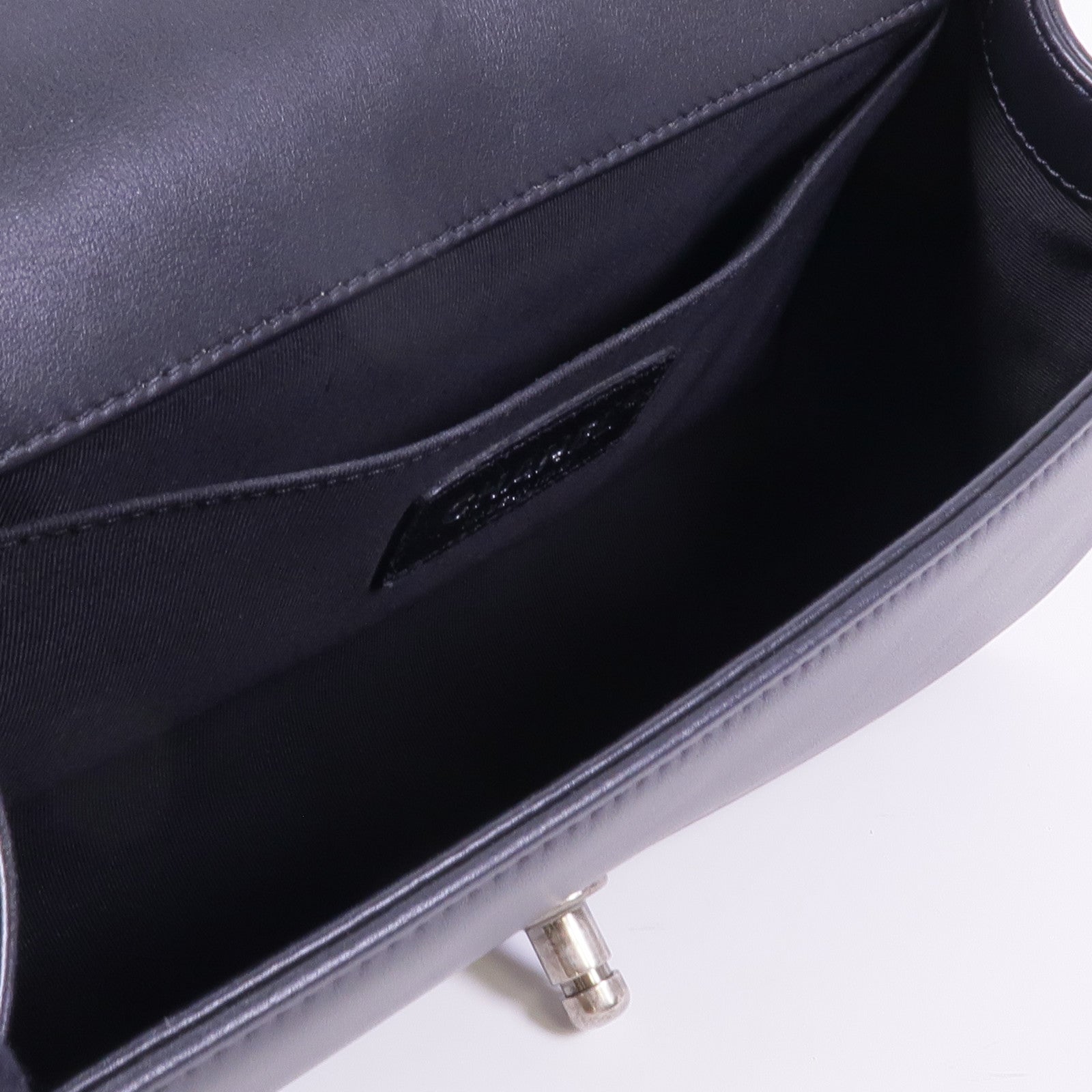 CHANEL 羊皮皮革Boy 25銀扣鏈帶肩背袋