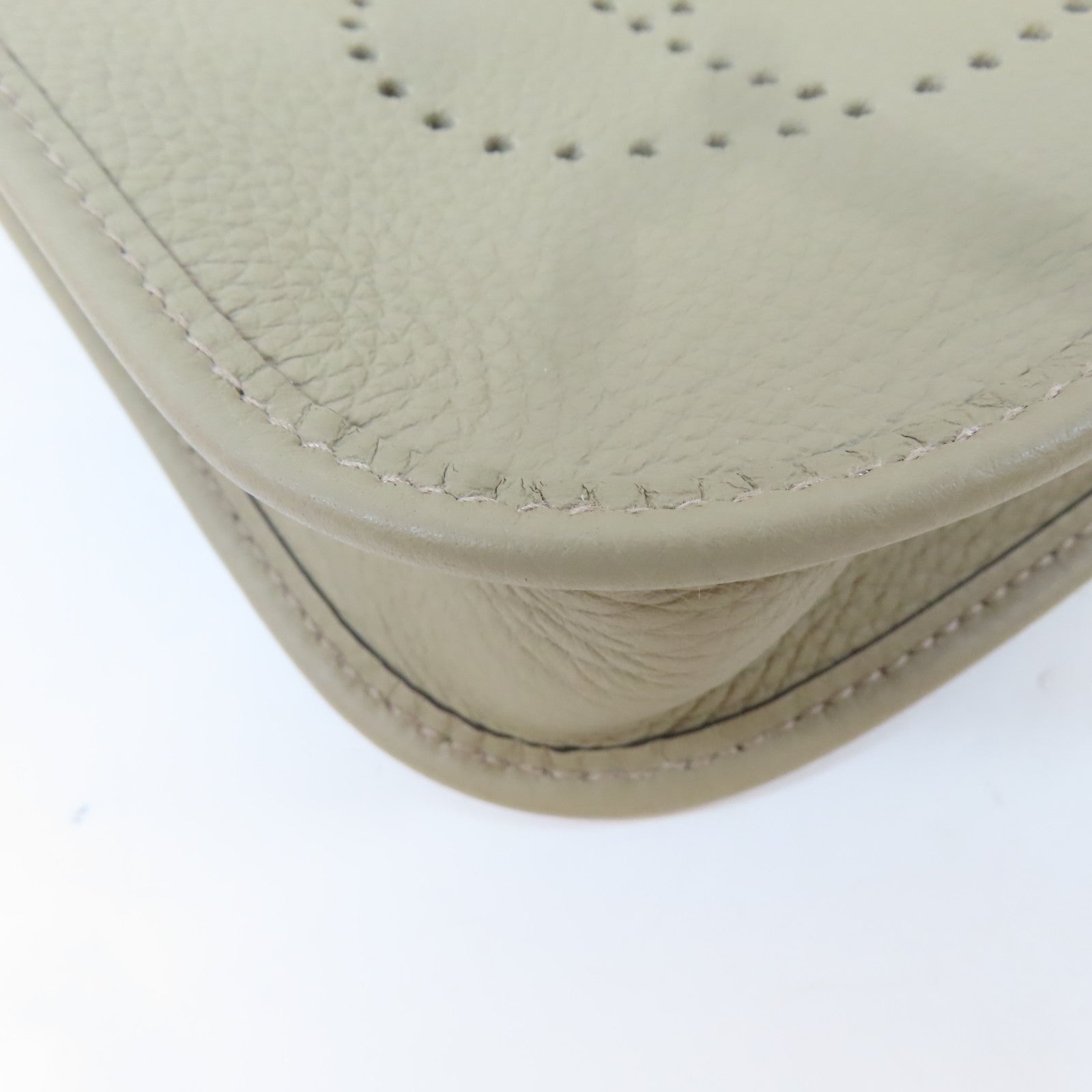 HERMES Clemence皮革Evelyne TPM銀扣肩背袋米色