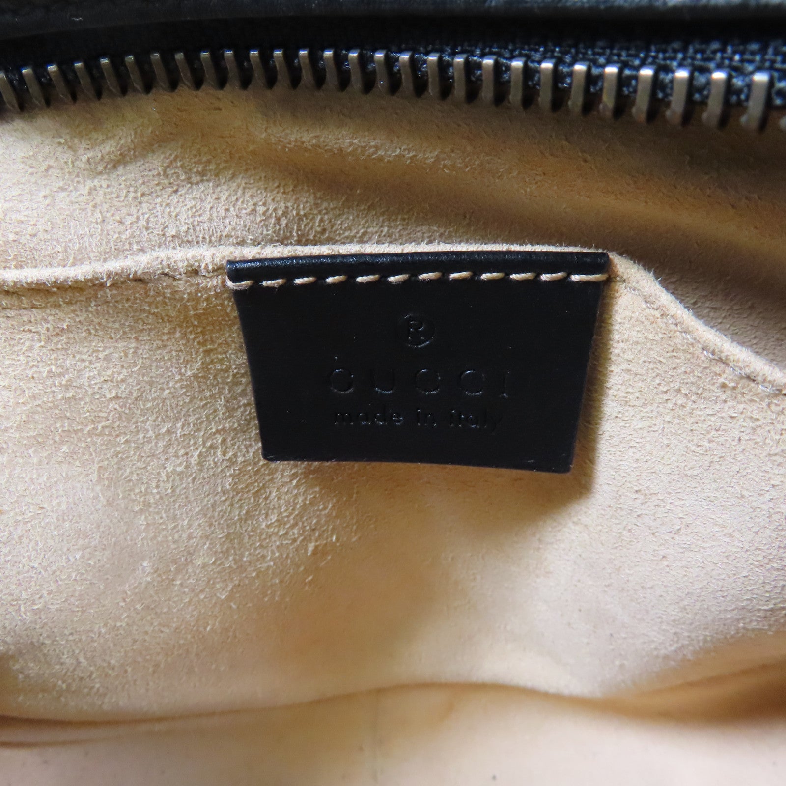 GUCCI 牛皮皮革GG Marmont Camera金扣肩背袋