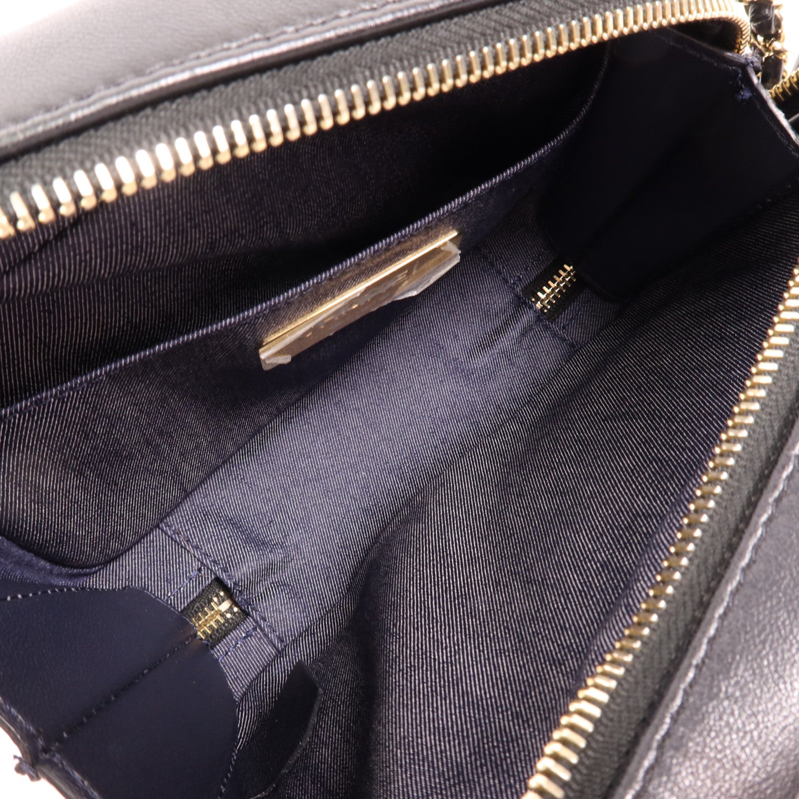 CHANEL 牛皮皮革Chain Shoulder金扣鏈帶肩背袋
