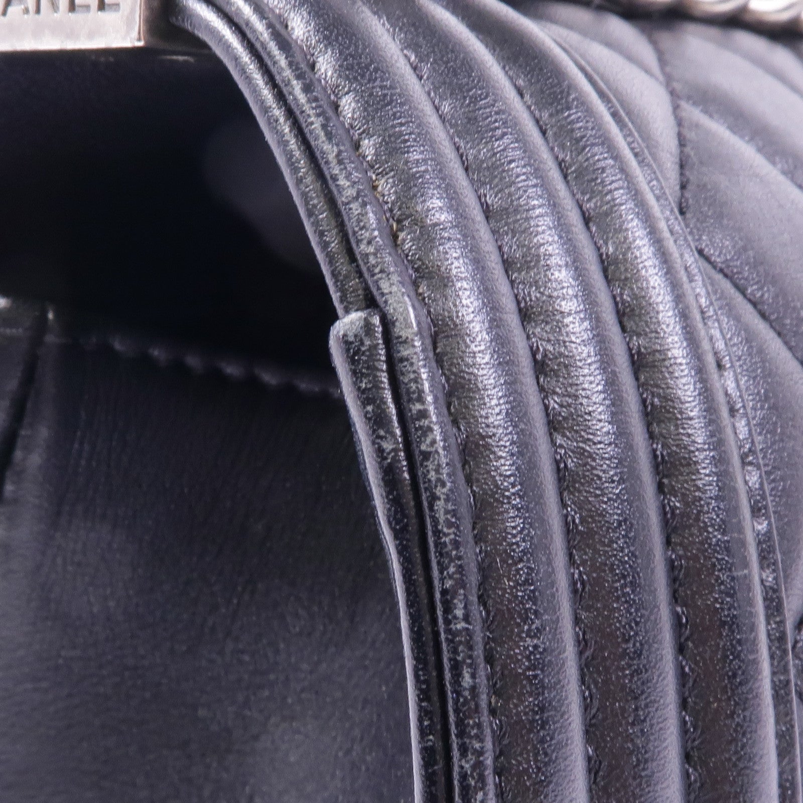 CHANEL 羊皮皮革Boy 25銀扣鏈帶肩背袋