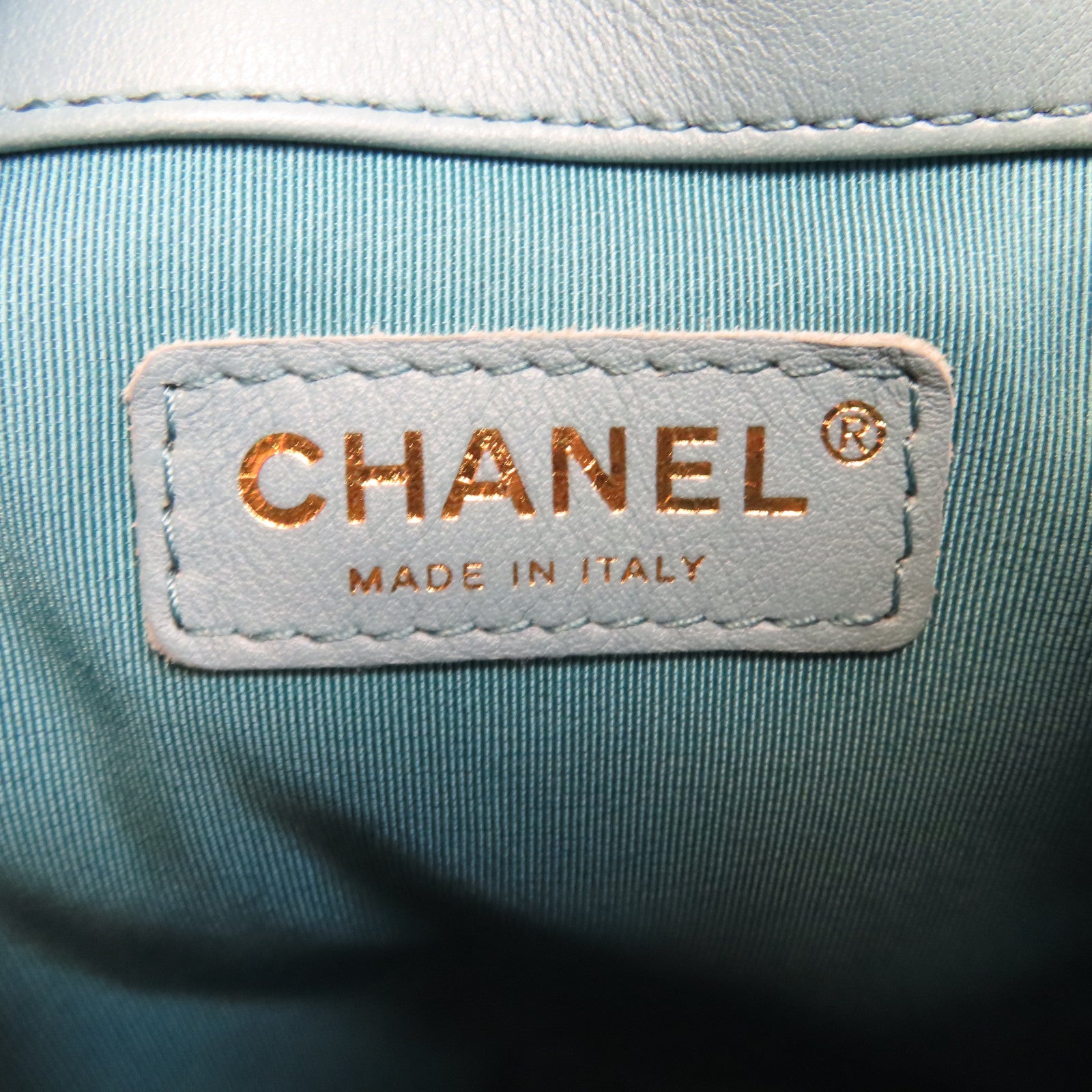 CHANEL 菱格牛皮皮革Bucket Bag銀扣鏈帶肩背袋淺藍色