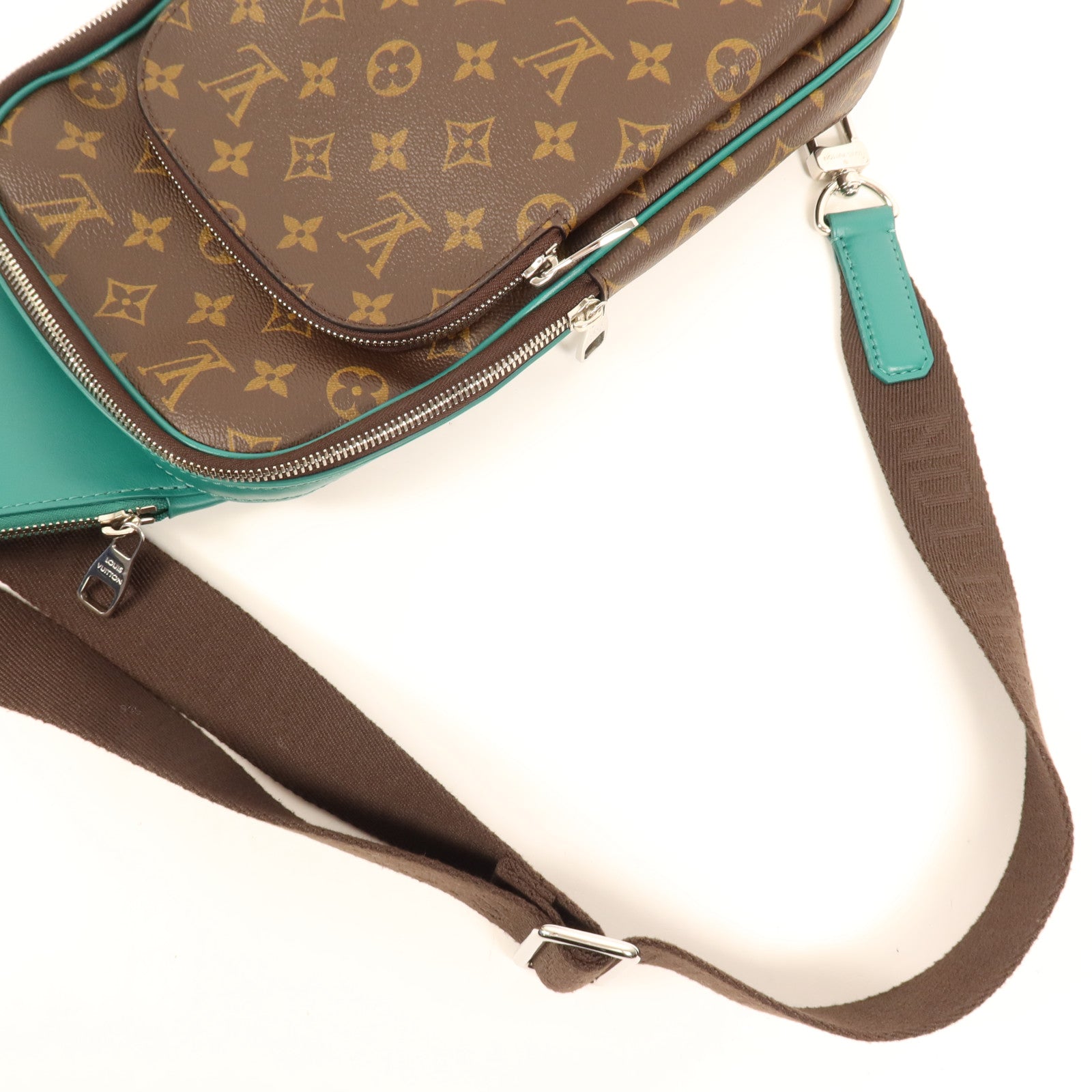 LOUIS VUITTON Monogram Macassar Avenue Slingbga銀扣肩背袋
