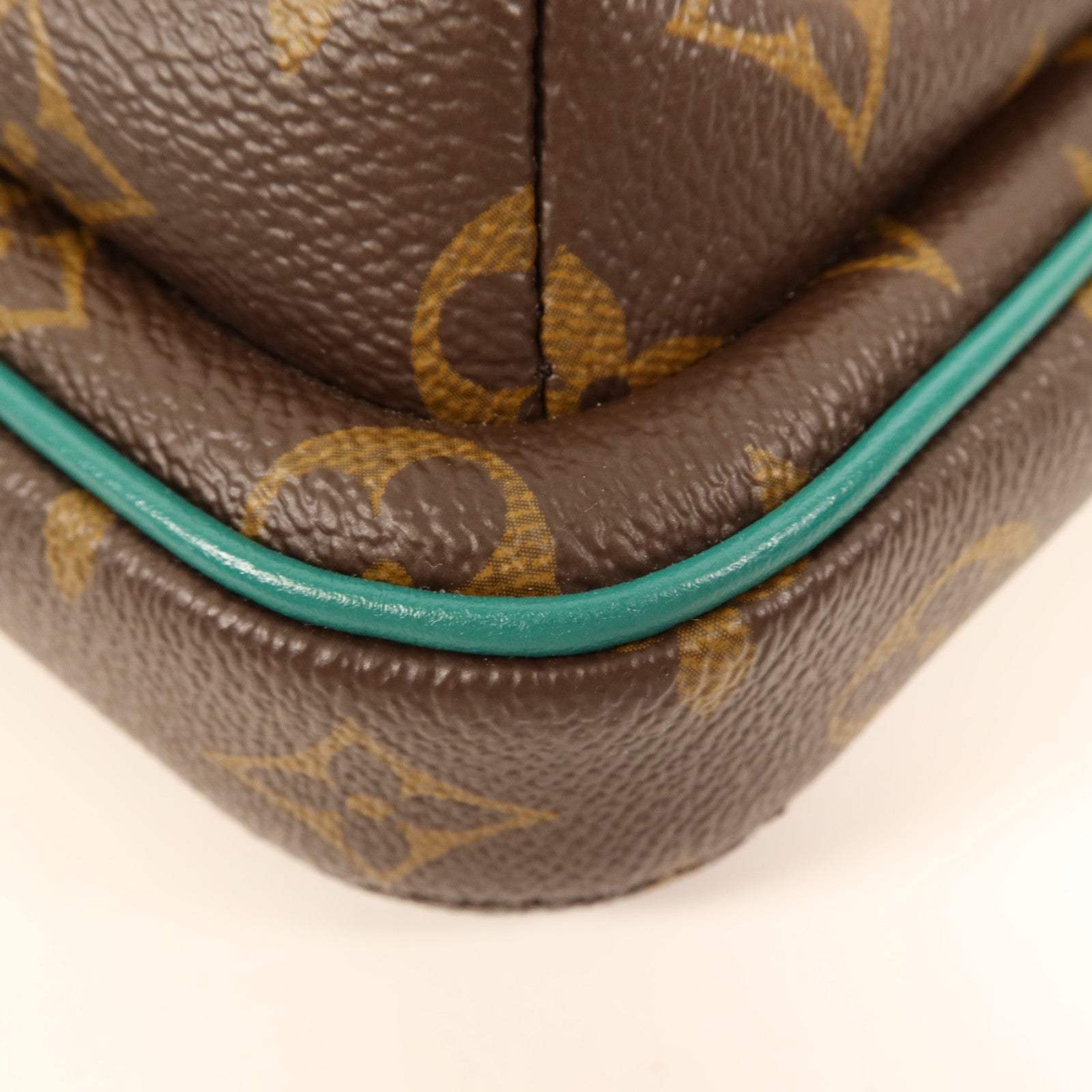 LOUIS VUITTON Monogram Macassar Avenue Slingbga銀扣肩背袋