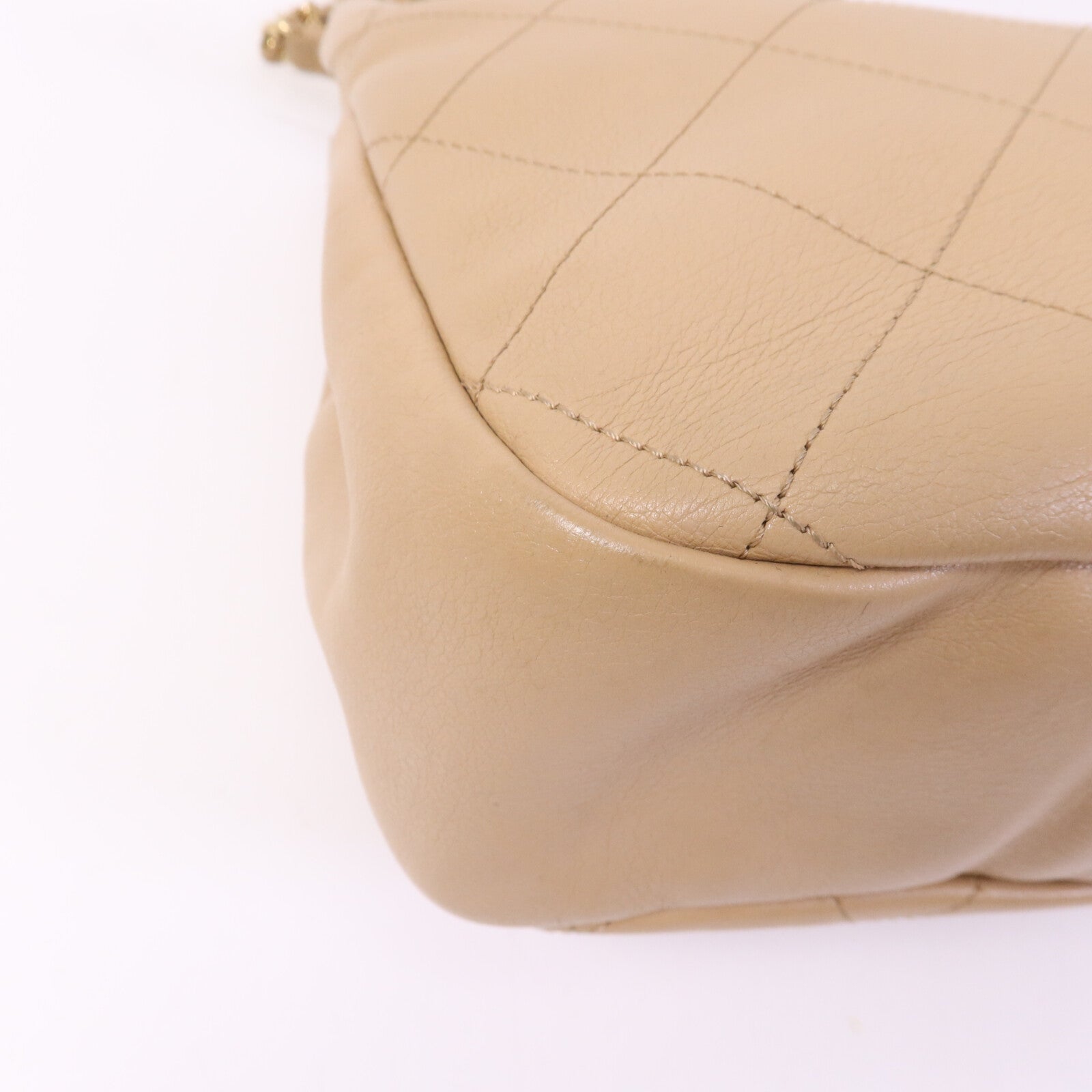 CHANEL 牛皮皮革Egyptian Amulet金扣鏈帶肩背袋