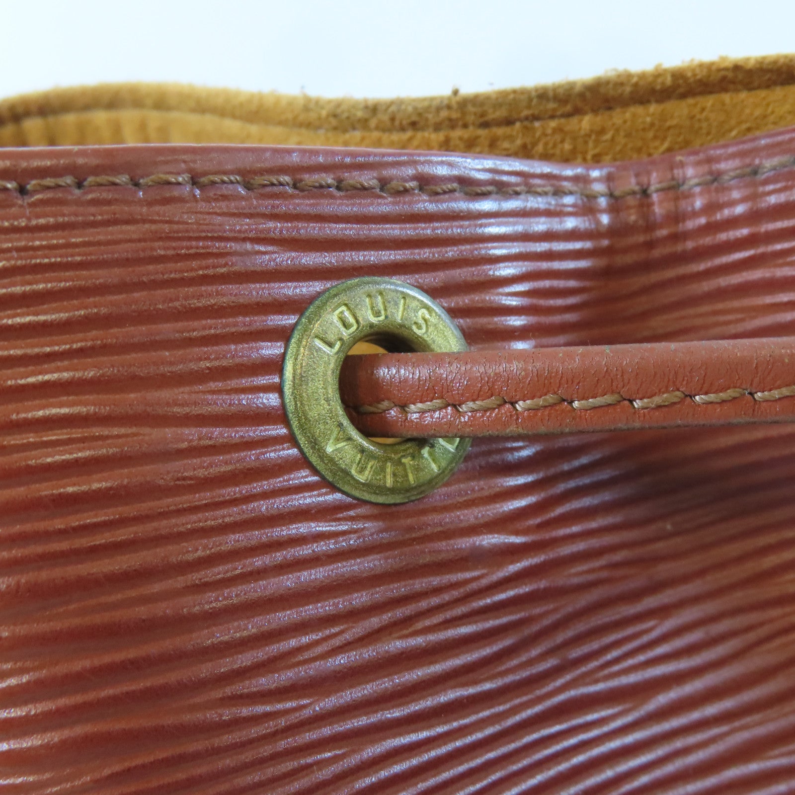 LOUIS VUITTON Epi Petit Noe金扣肩背袋Kenya Brown/啡色