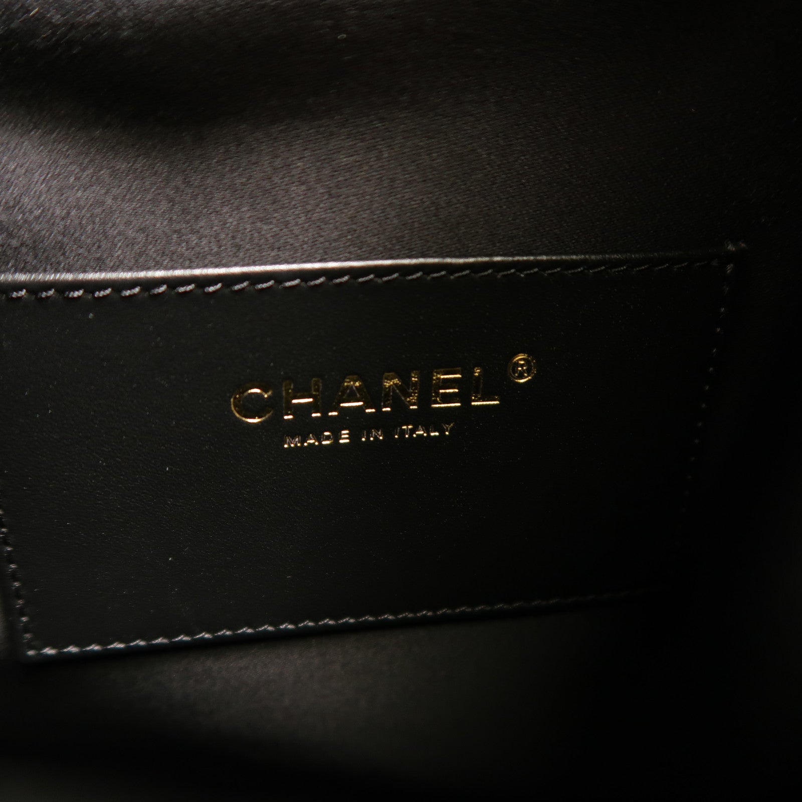 CHANEL 牛皮皮革Chanel 25 Medium鏈帶肩背袋