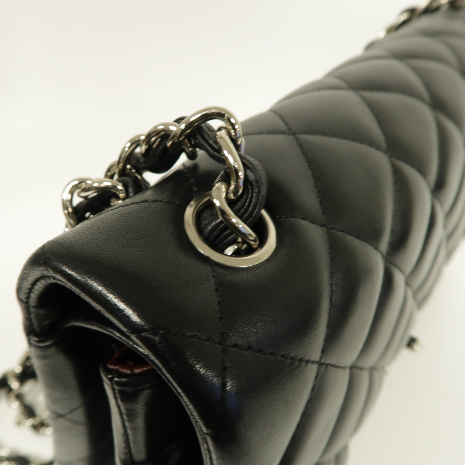 CHANEL **【激減優惠】菱格羊皮皮革Classic銀扣鏈帶肩背袋黒色