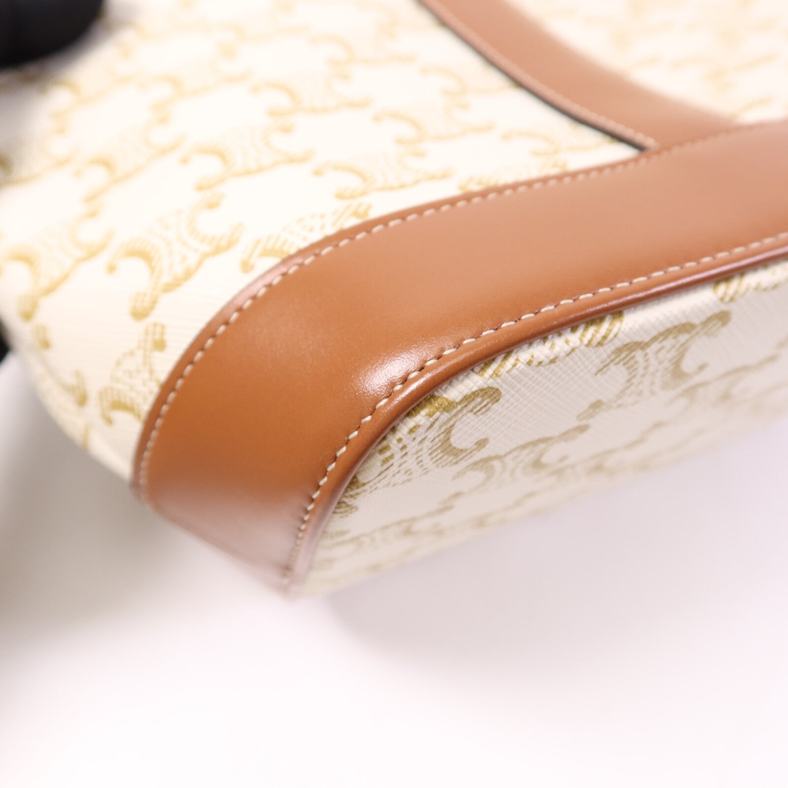 CELINE 塗層帆布Triomphe Small Bucket金扣肩背袋
