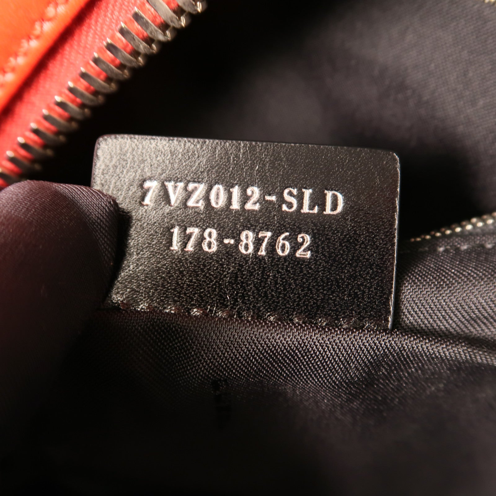 FENDI 牛皮皮革Backpack銀扣背包