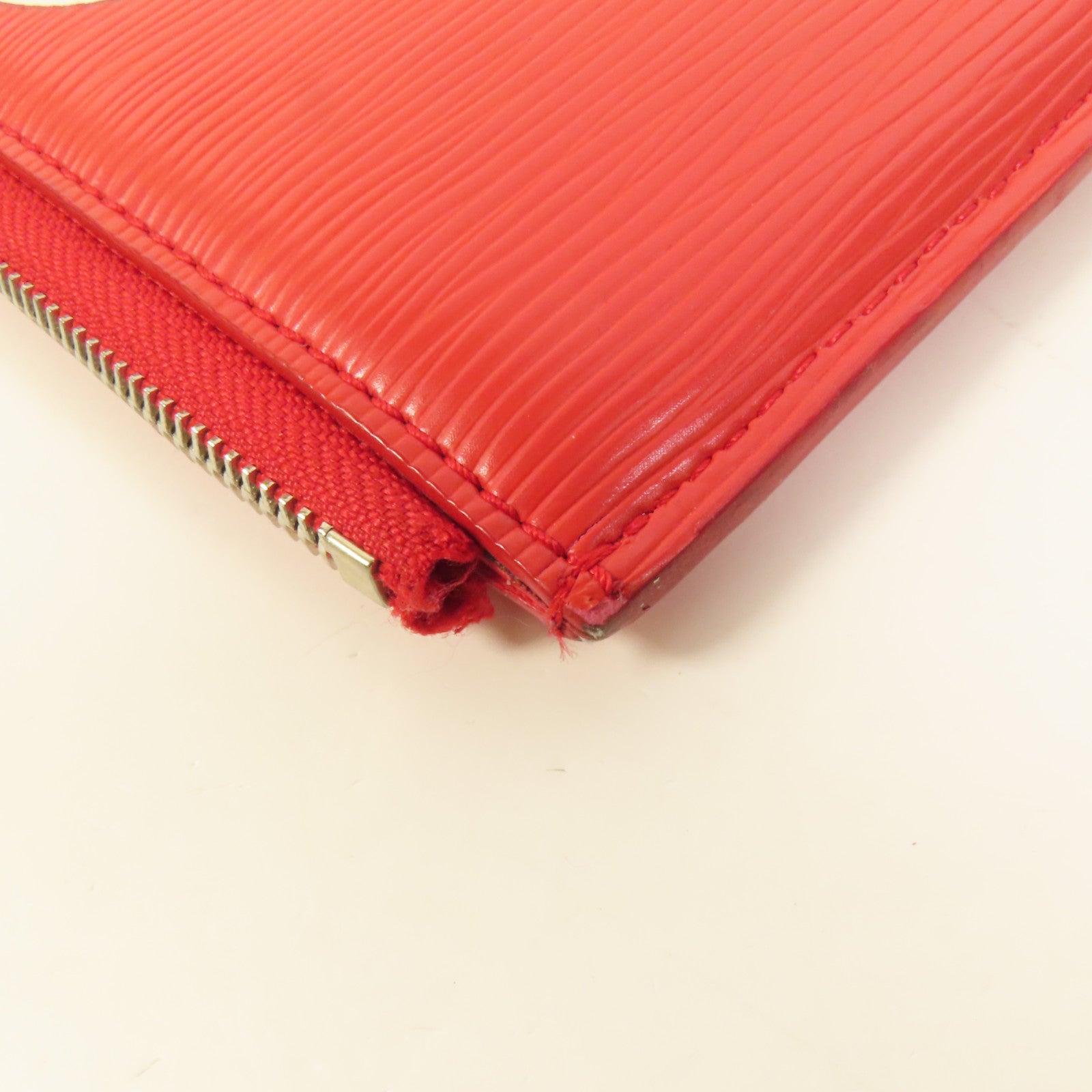 LOUIS VUITTON 【激減優惠】Epi Supreme Pochette Jules GM銀扣手拿包