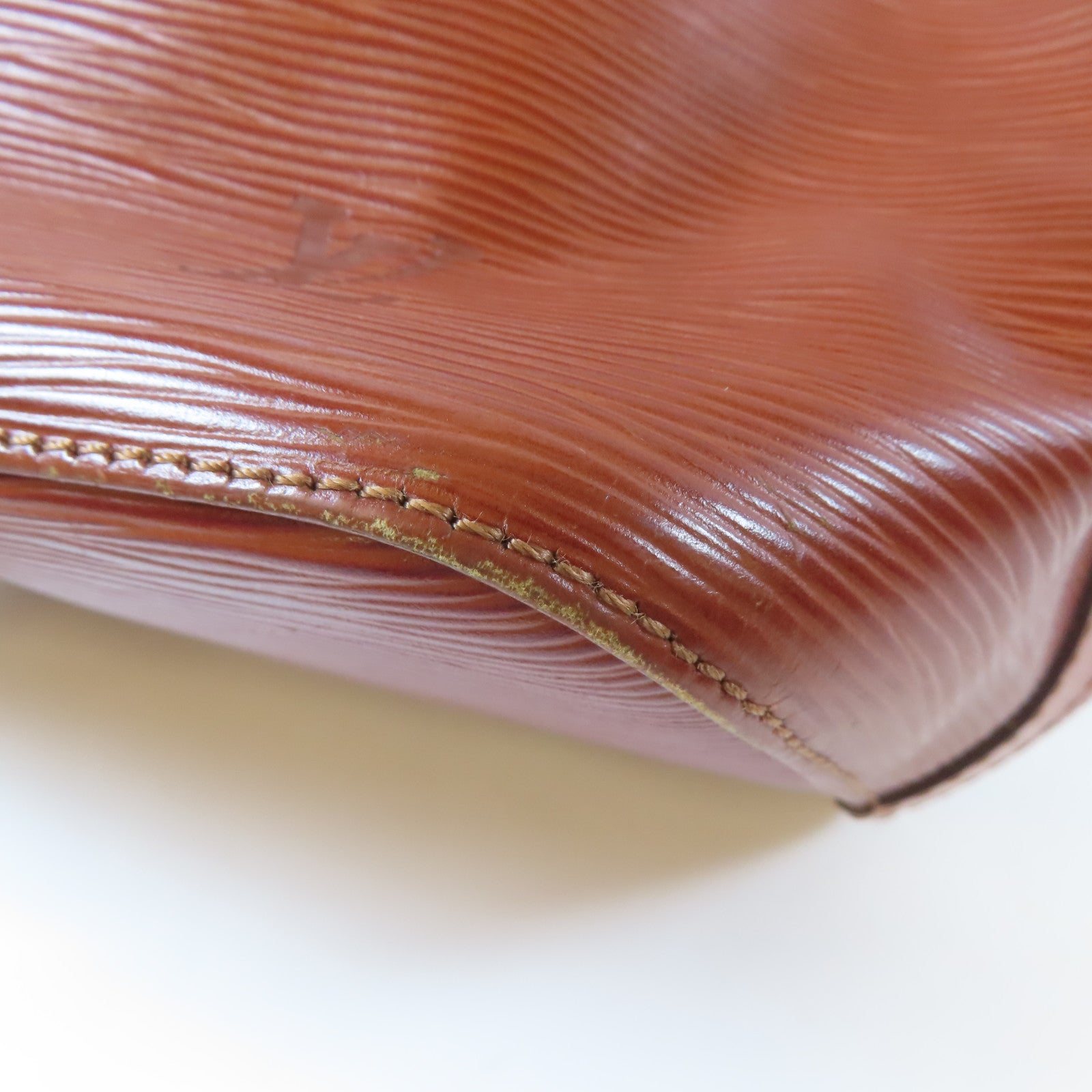 LOUIS VUITTON Epi Petit Noe金扣肩背袋Kenya Brown/啡色