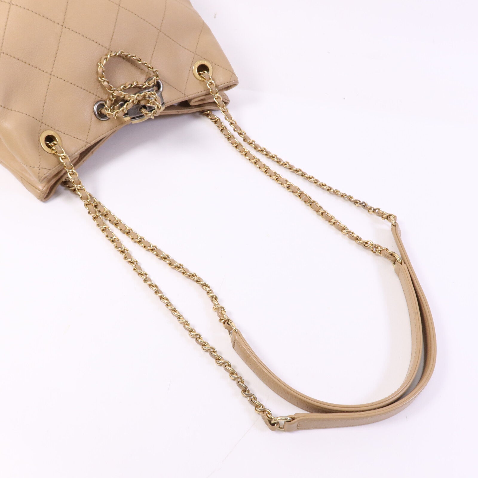 CHANEL 牛皮皮革Egyptian Amulet金扣鏈帶肩背袋
