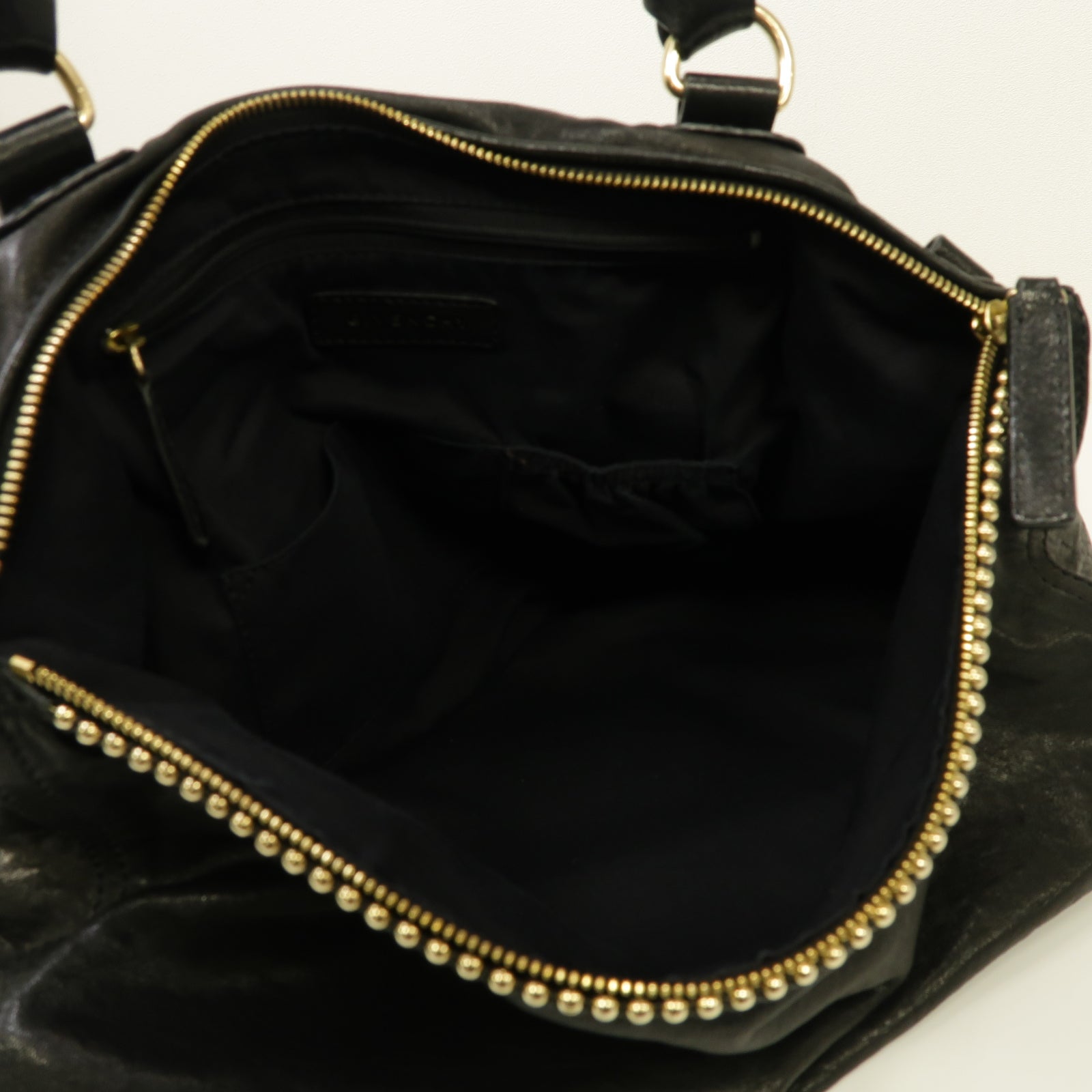 GIVENCHY 【激減優惠】皮革Pandora金扣手挽肩背兩用袋黒色