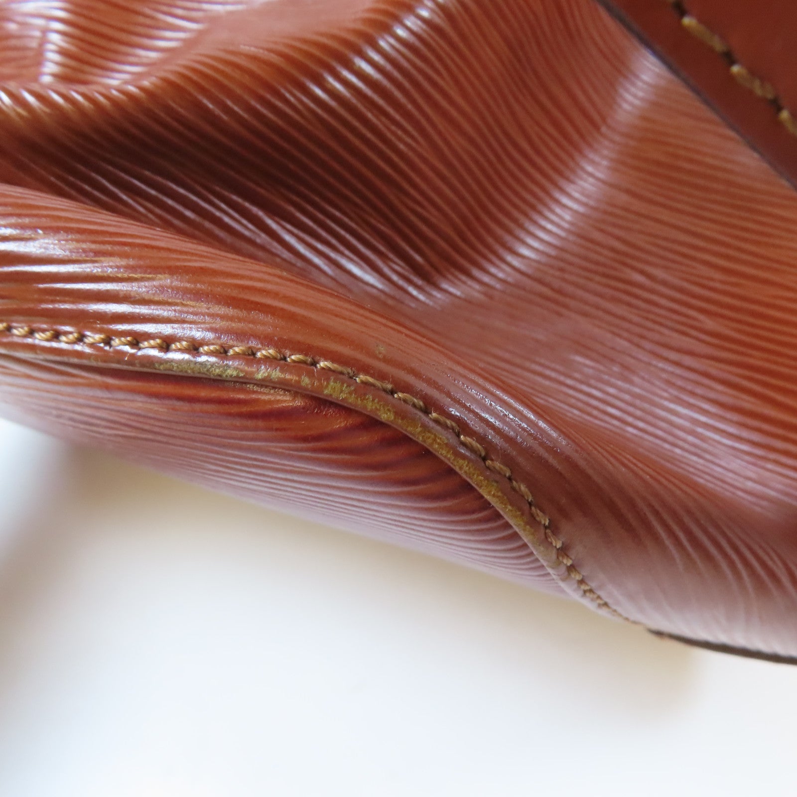 LOUIS VUITTON Epi Petit Noe金扣肩背袋Kenya Brown/啡色