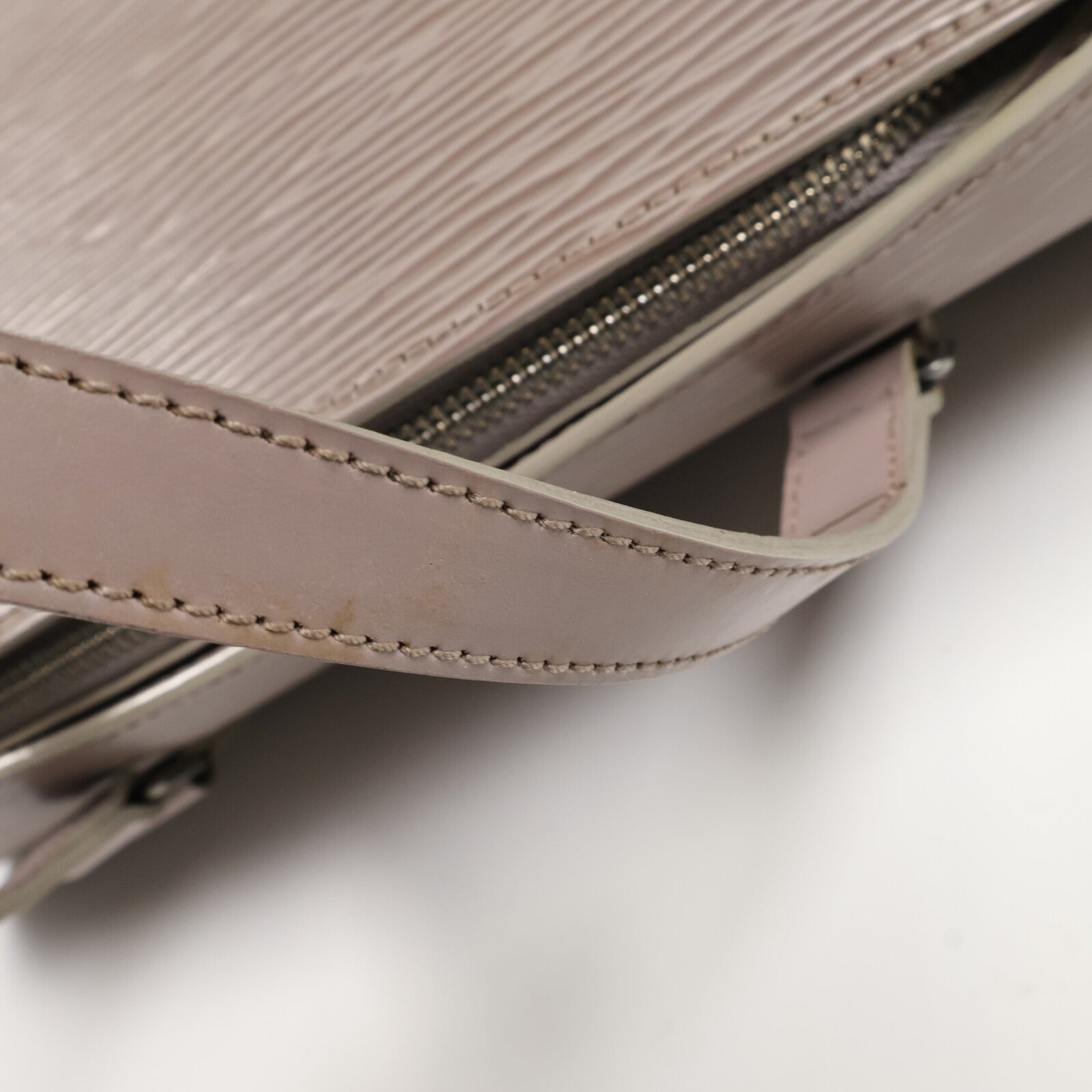 LOUIS VUITTON Epi Soufflot手挽袋