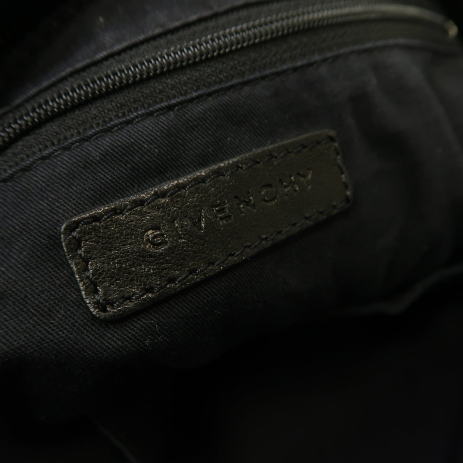GIVENCHY 【激減優惠】皮革Pandora金扣手挽肩背兩用袋黒色