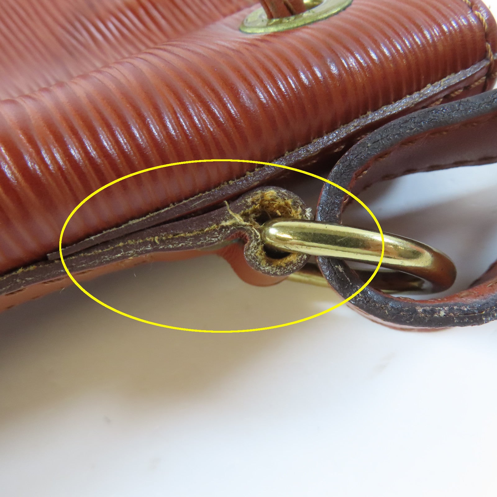LOUIS VUITTON Epi Petit Noe金扣肩背袋Kenya Brown/啡色