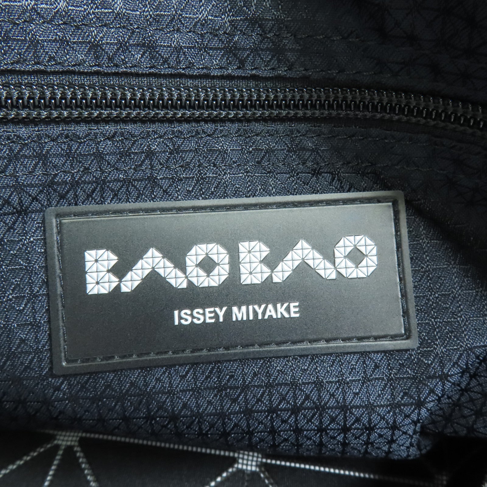 BAO BAO ISSEYMIYAKE PVC Shoulder Bag手挽袋