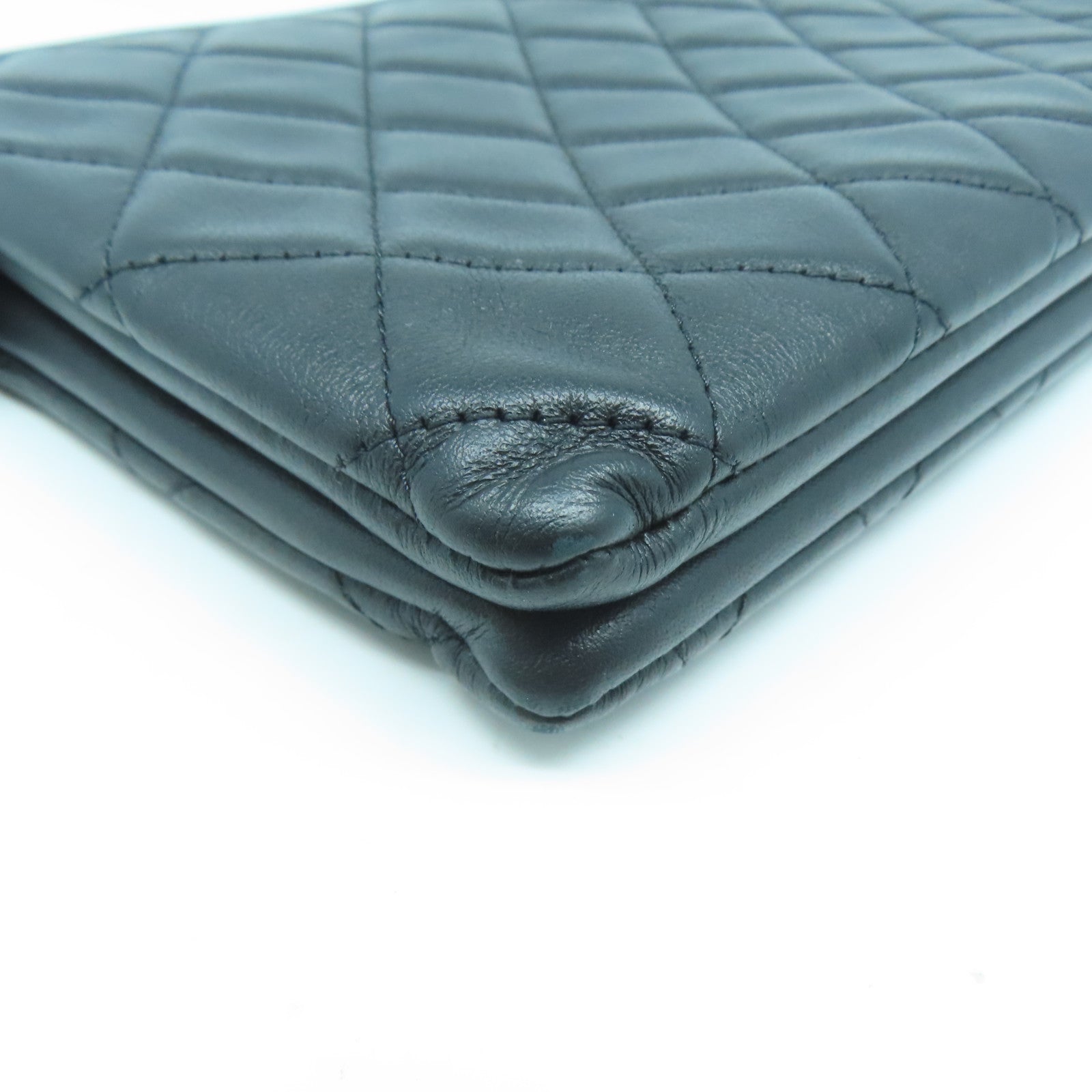 CHANEL 菱格羊皮皮革Boy Clutch Bag黑扣手拿包黑色