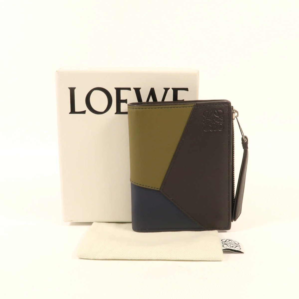 LOEWE 牛皮皮革Puzzle Slim Compact銀扣錢包