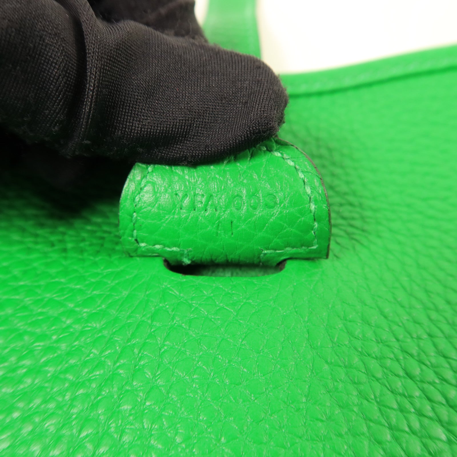 HERMES Clemence皮革Evelyne PM金扣肩背袋