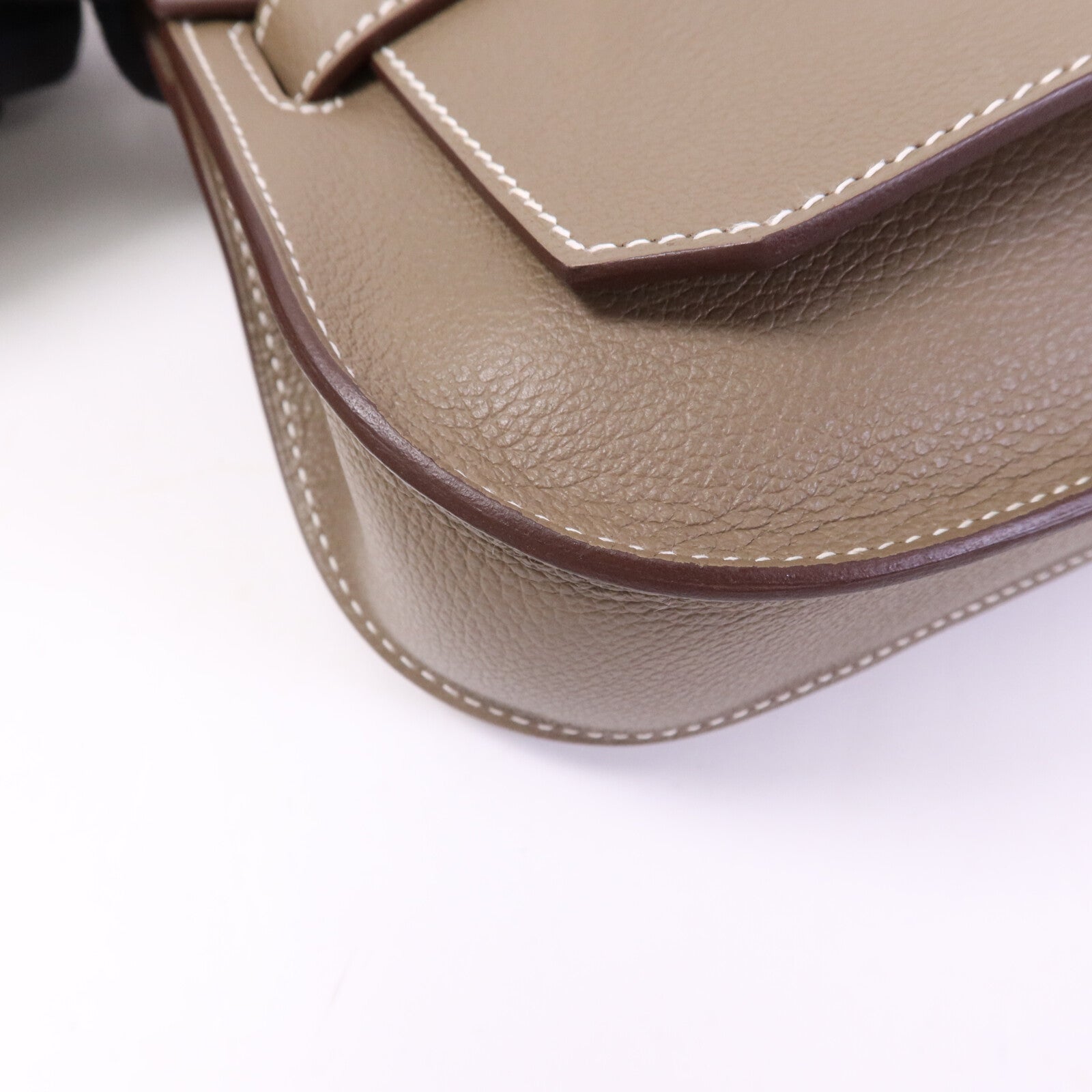 HERMES Evercolor皮革Jypsiere Mini金扣肩背袋Etoupe