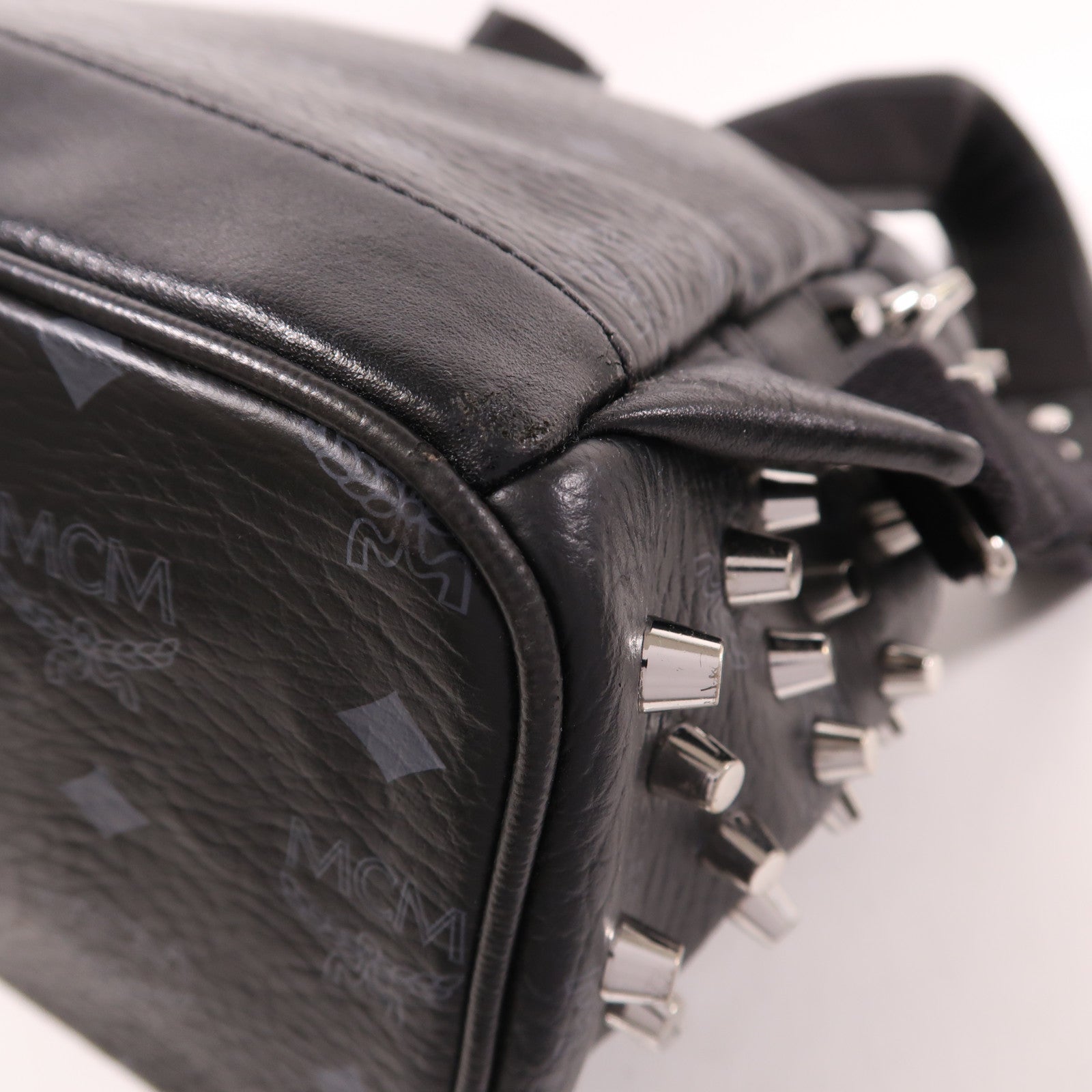 MCM 牛皮皮革Backpack銀扣背包