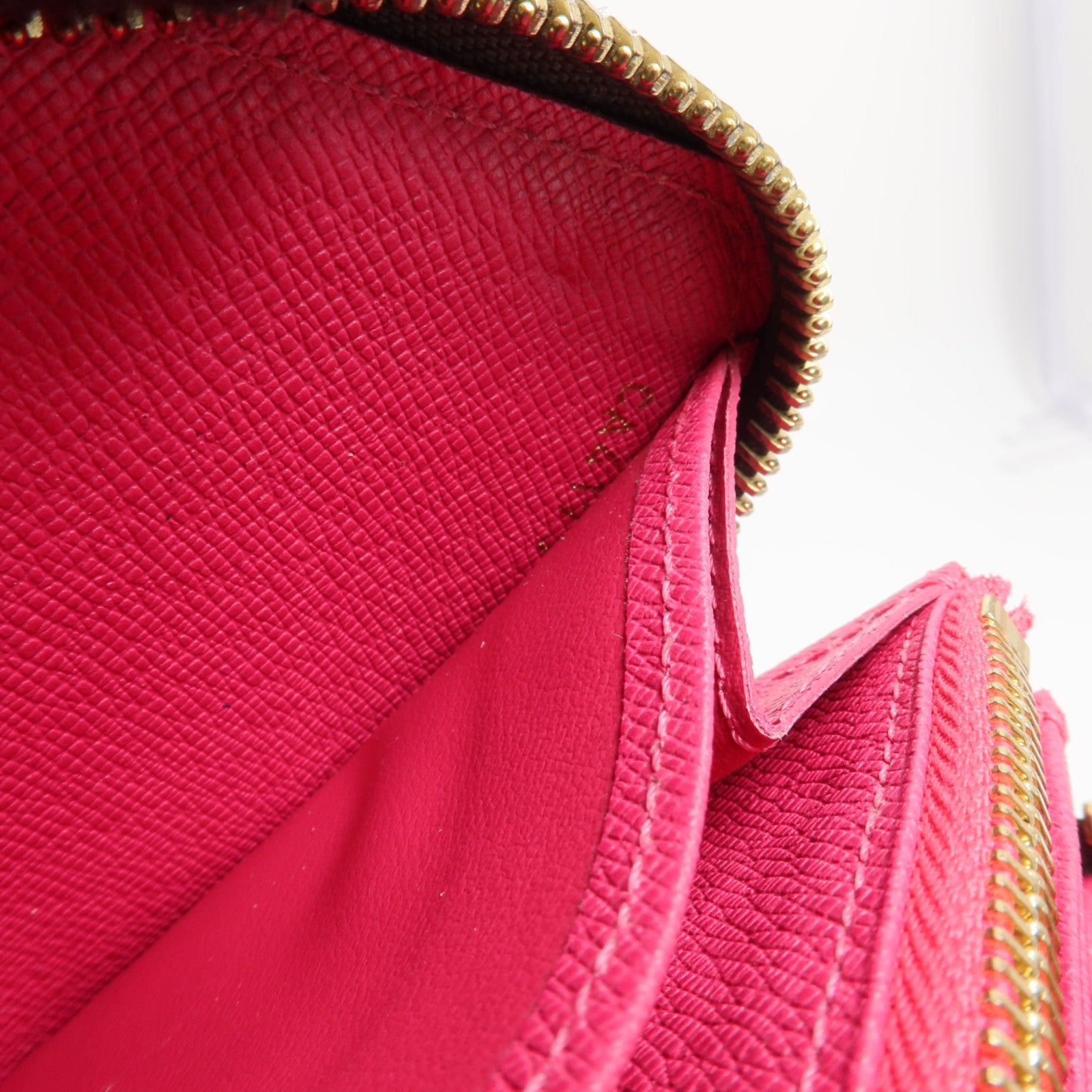 LOUIS VUITTON Monogram Illustre Evasion Zippy Wallet長錢包