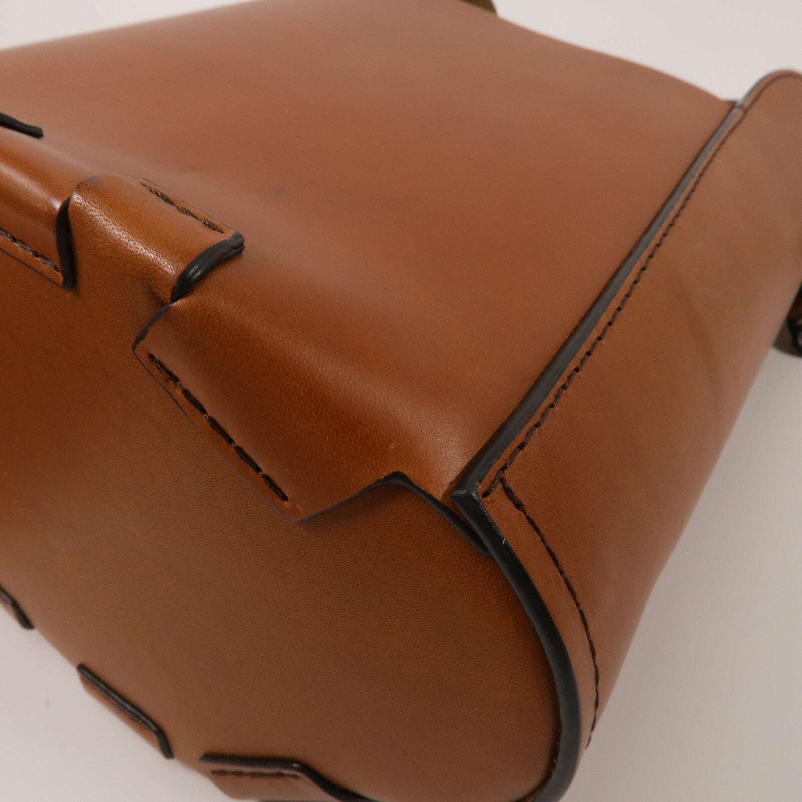 LOEWE 牛皮皮革Bamboo Bucket Bag手挽肩背兩用袋