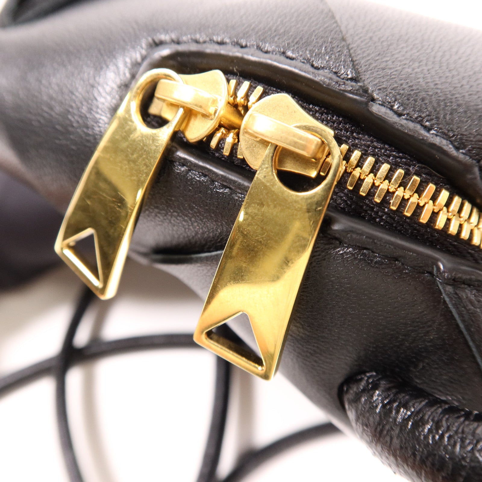 BOTTEGA VENETA 牛皮皮革Shoulder Bag金扣肩背袋