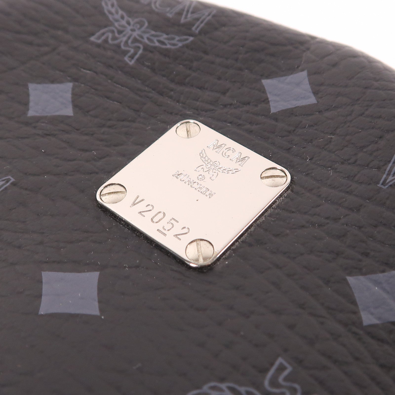 MCM 牛皮皮革Backpack銀扣背包